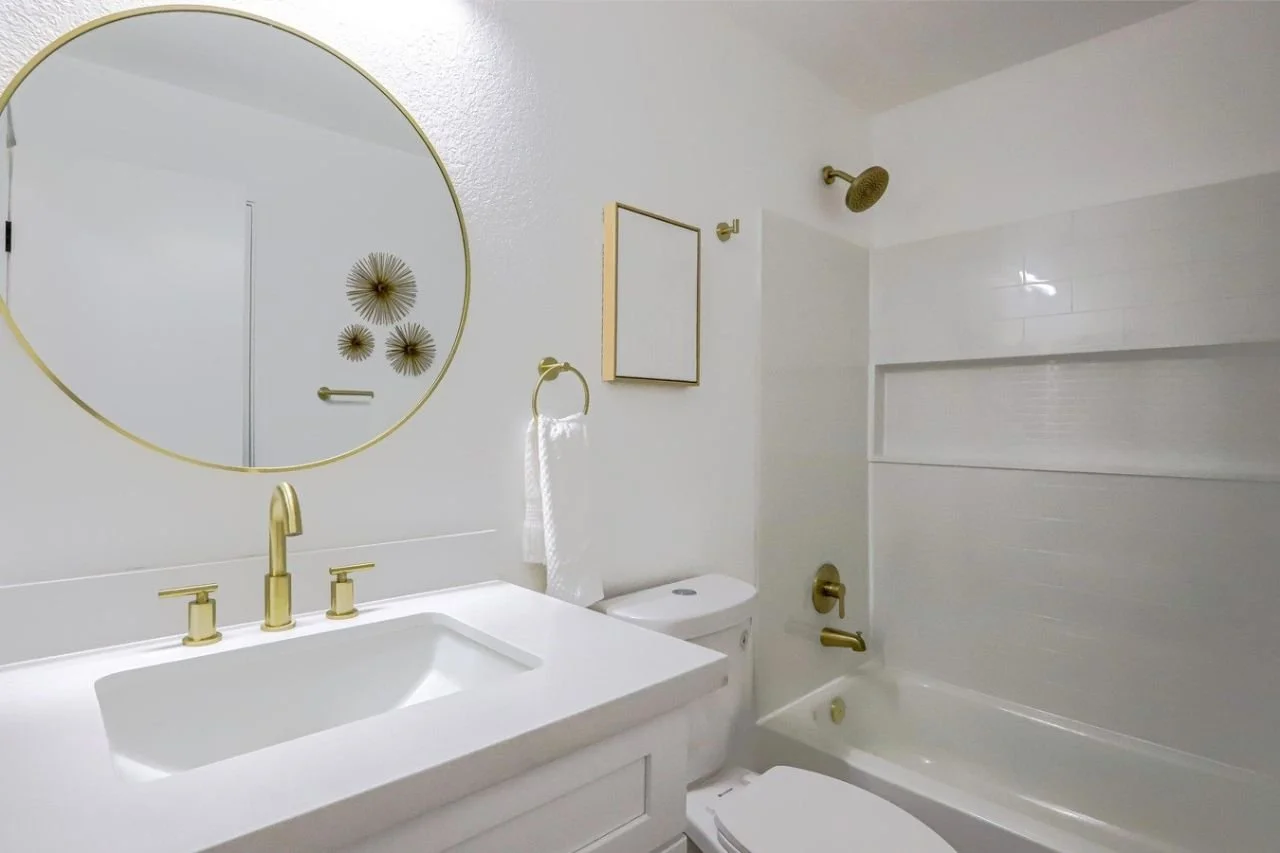 3416 w julie dr unit 1 (7).jpg