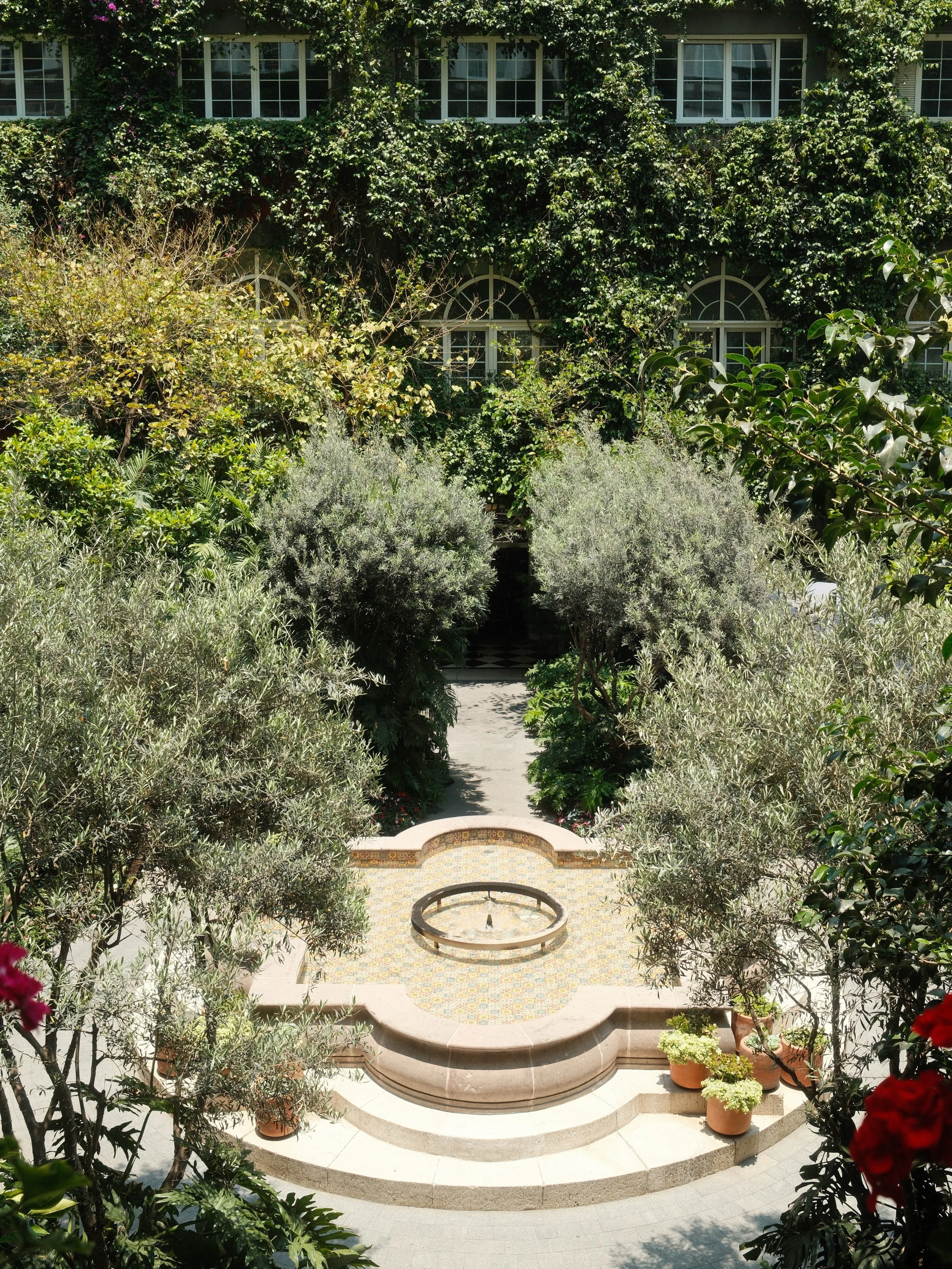 Exploring every beautiful corner of Mexico City. 

#mexicocity #destinationweddings #destinationweddingplanner