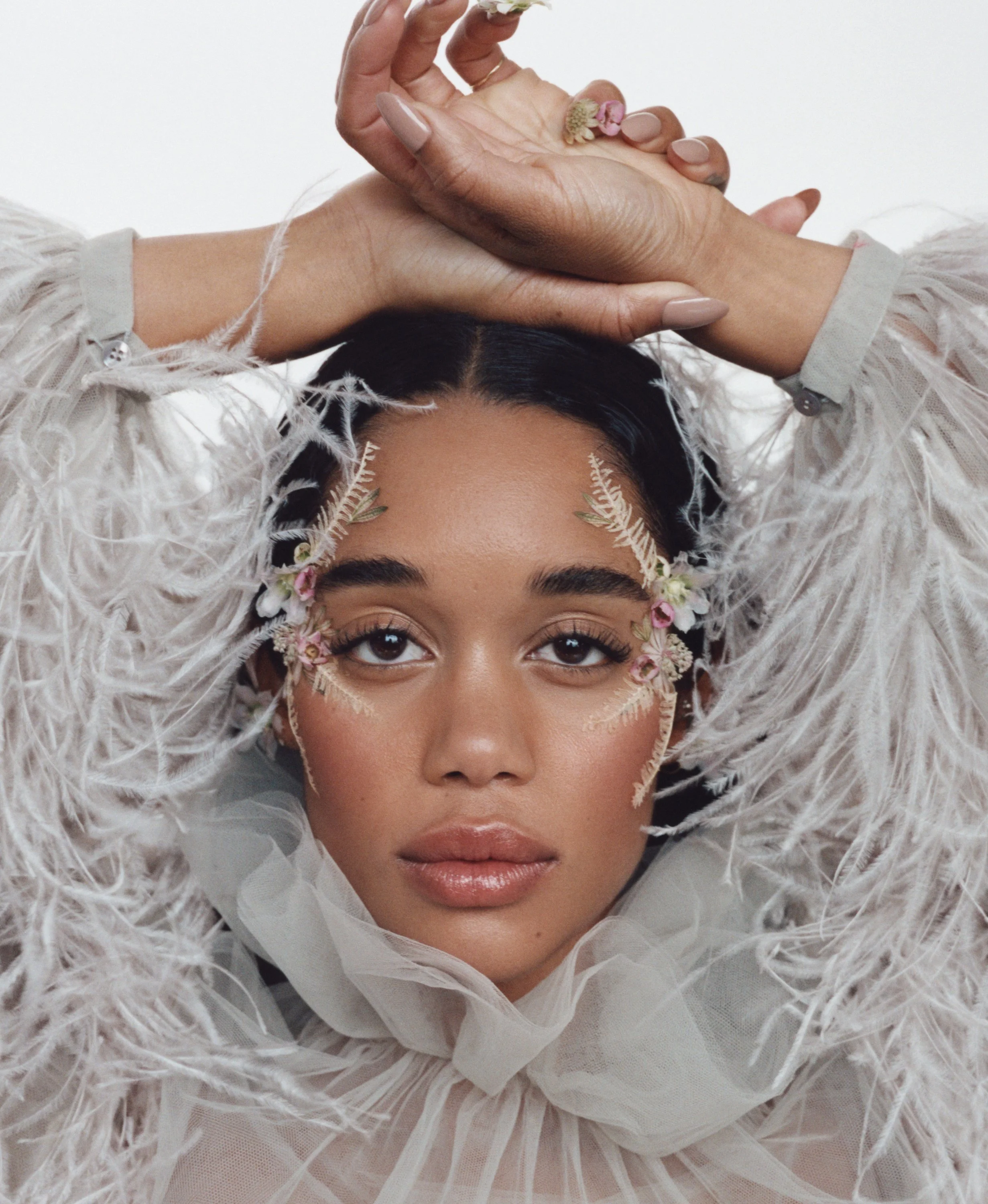WMAG2019V5_LAURAHARRIER5.jpg