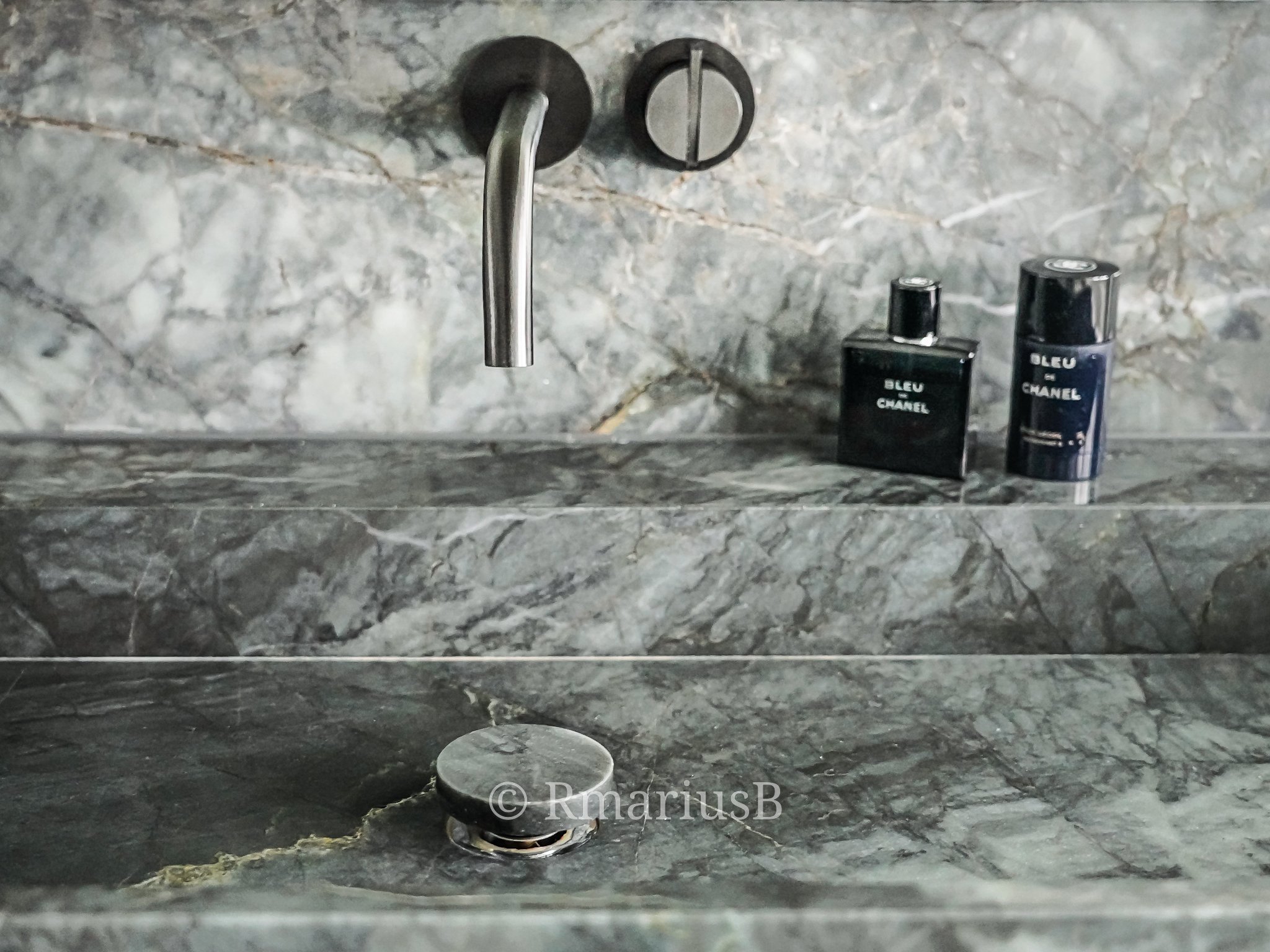 RmariusB Even Eleven Bathroom 7.jpg
