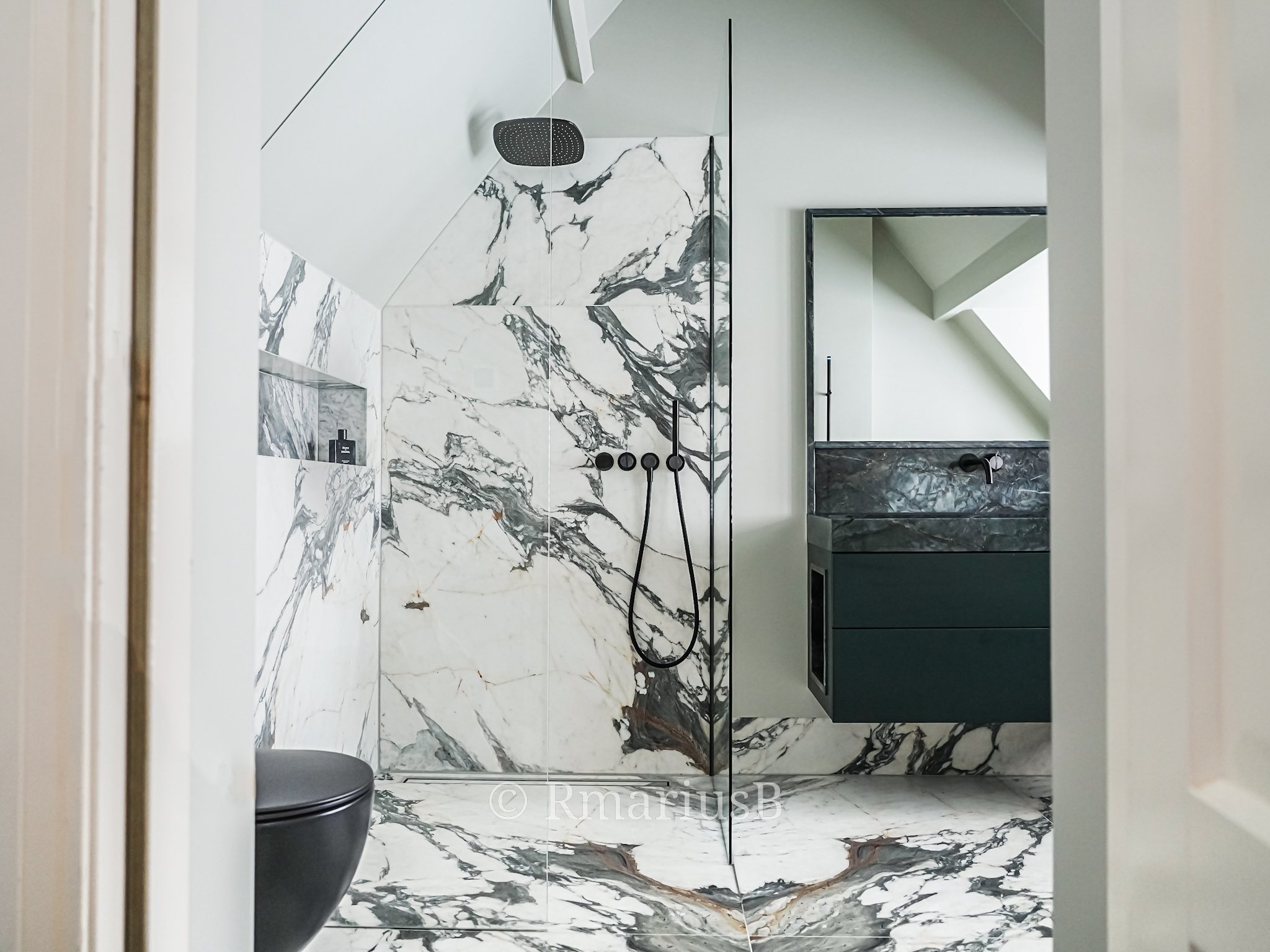 RmariusB Even Eleven Bathroom 6.jpg