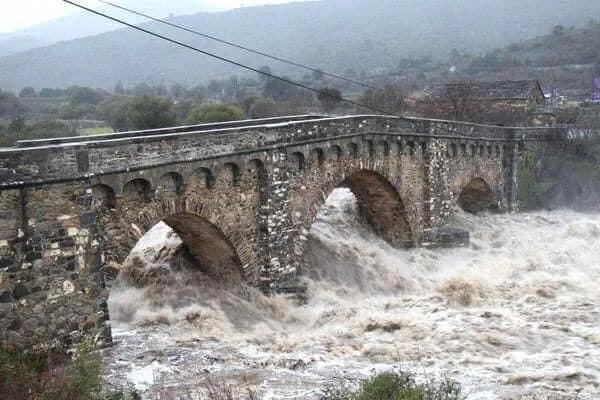 18-Tavignanu en crue.JPG