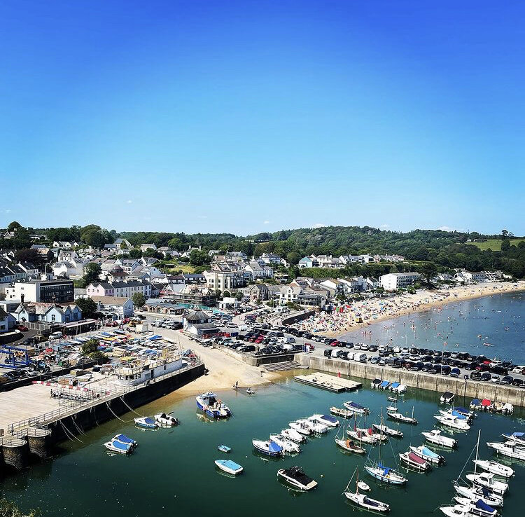 Vibrant harbour