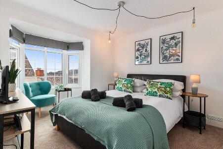 Bed1b.jpg