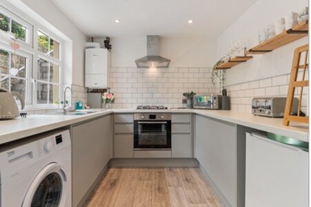 Kitchen1.jpg