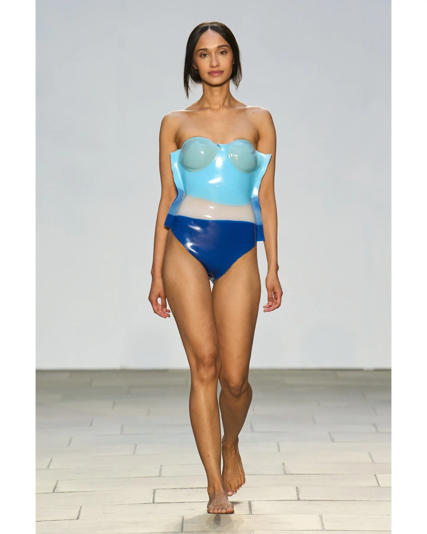 Viktoria Marchev pushed the boundaries of material innovation with Under Pressure, a collection built around her ongoing experiments with silicone rubber. Drawing inspiration from scuba diving and the underwater world, the New York&ndash;based design