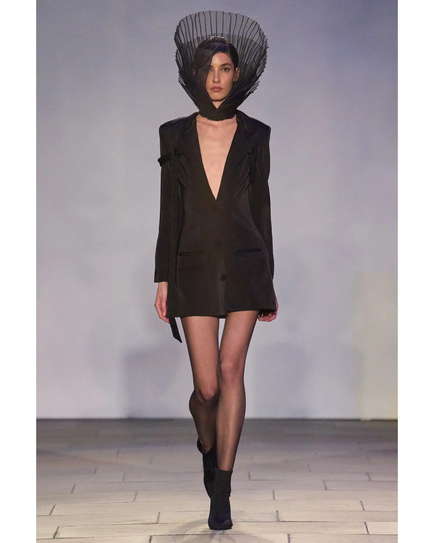 Elsa Nilaj brought refined craftsmanship to the 8 pm runway with Harmony, a collection that bridged cultural heritage with contemporary couture. Drawing on her Albanian roots and artisanal traditions, the Mumbai-based designer translated cross-stitch