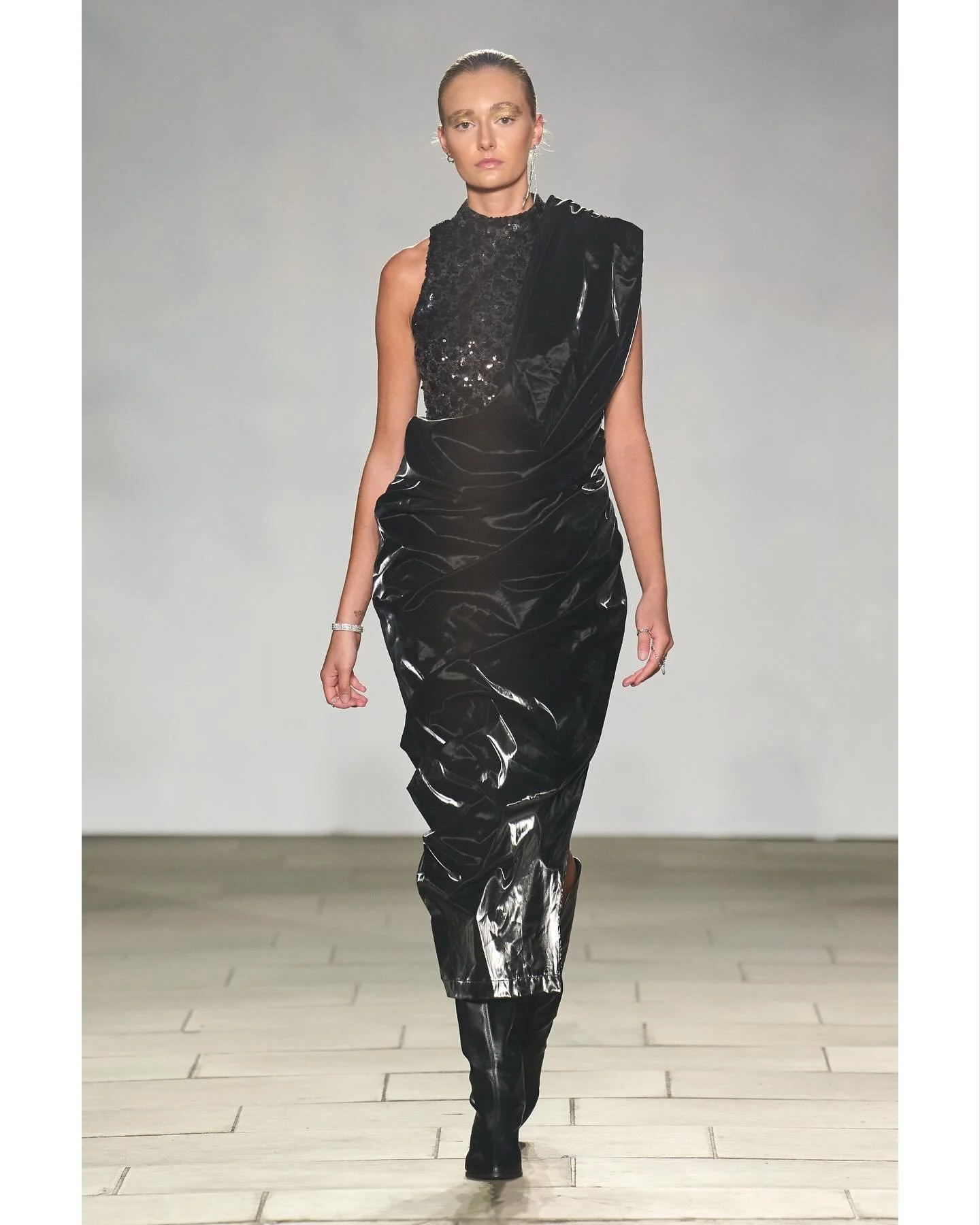 Closing the evening, Soramame delivered a finale of timeless elegance, uniting innovation, heritage, and emotion in a single vision.