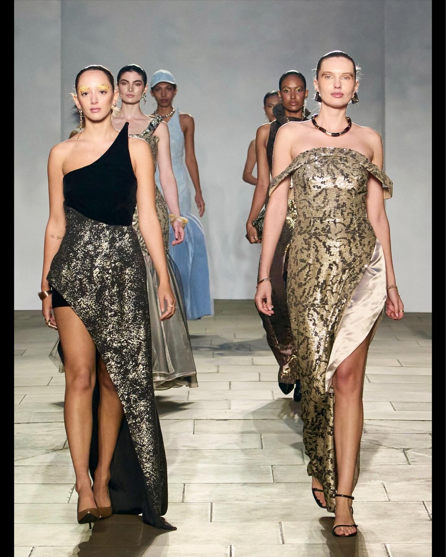 Soramame headlined the exclusive 6pm show, unveiling the Sparkles of Momentum collection. With timeless silhouettes and reimagined feminine proportions, the Vietnamese couture house closed the anniversary season by underscoring fashion’s power