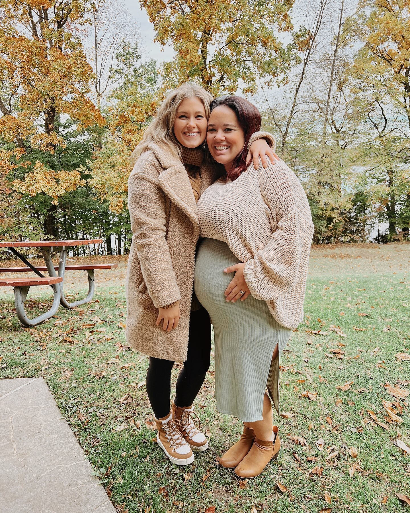 so many babies all around, can&rsquo;t wait to meet little baby kessler 🌞🍁🌲