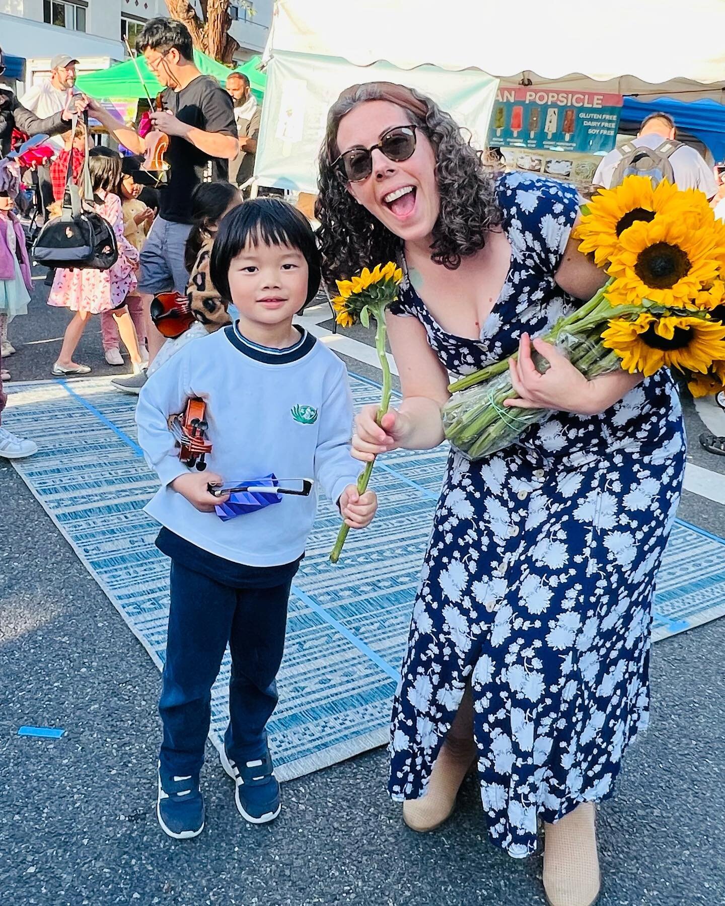Catch a glimpse of the fun we&rsquo;re having at Group Class in our end of year concert at the South Pasadena Farmer&rsquo;s Market! 

#violin #violinlessons #suzuki #suzukiviolin