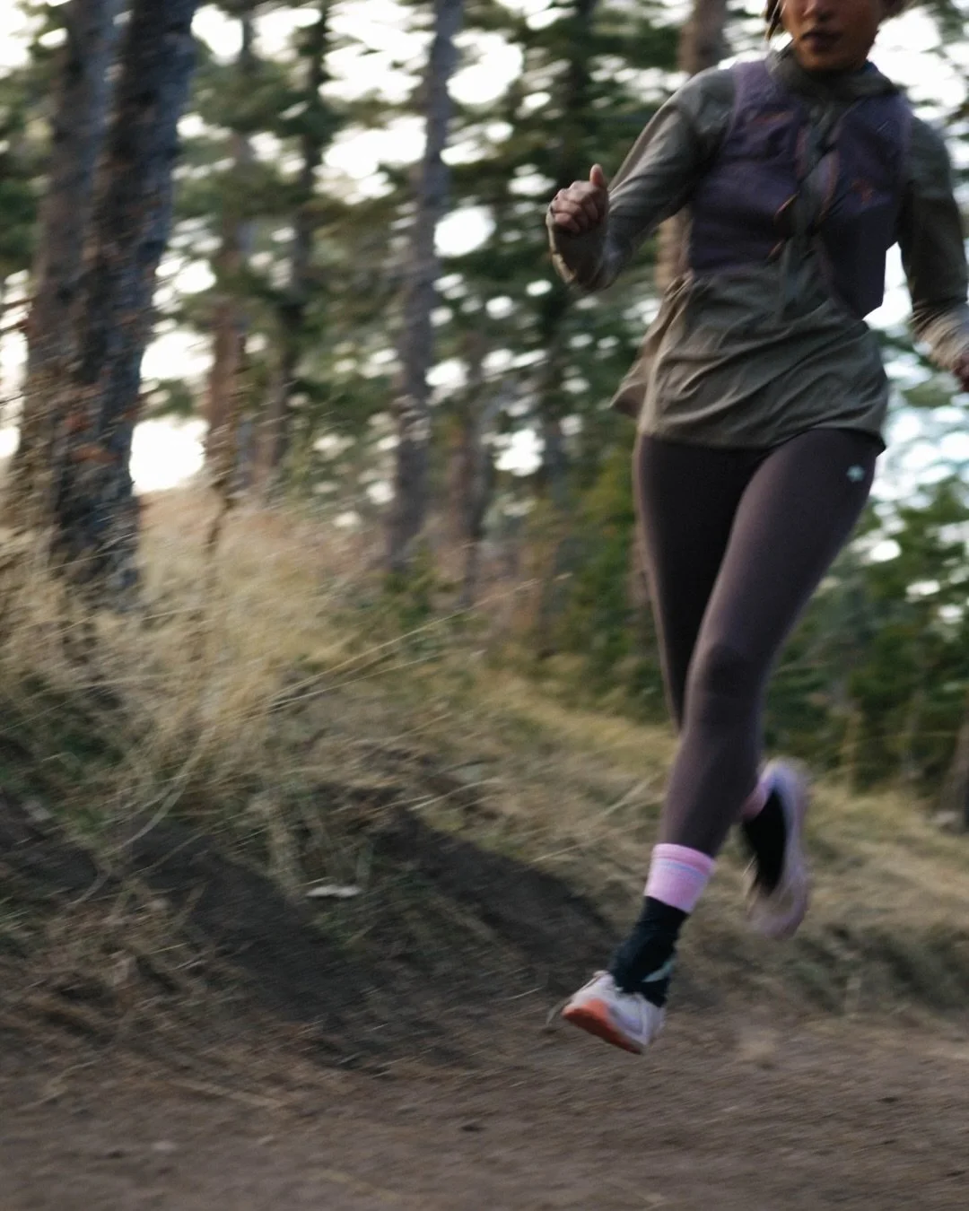 the trail is where we&rsquo;re free, where we can fly.
the noise of the day fades, pace no longer matters, just movement.

big thanks to the amazing @marrdust and all the fun we had running around the trail

#trailrunning #adventurephotographer #wome