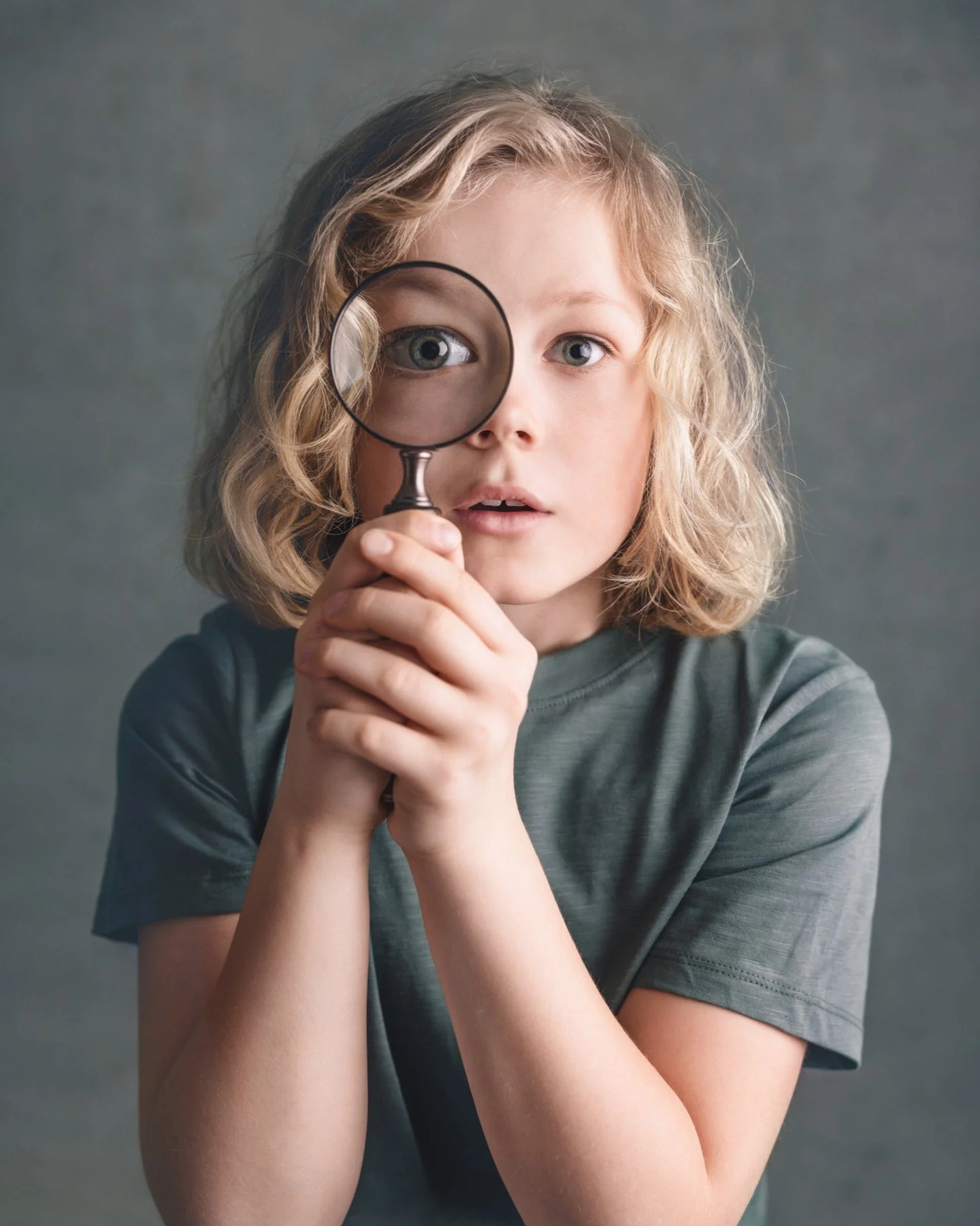 It was so much fun to photograph this boy, so happy he agreed to model for me after his family photo session:)

#fineart #finartphotography #Reflections #DualRealities #fineartportrait #barnefoto #barnefotografering #fineartphoto #finearts #fineartis
