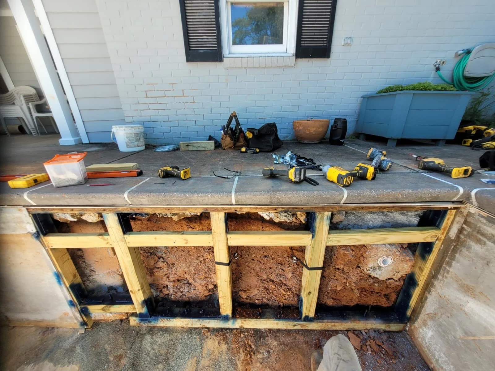 swimming pool wall repair