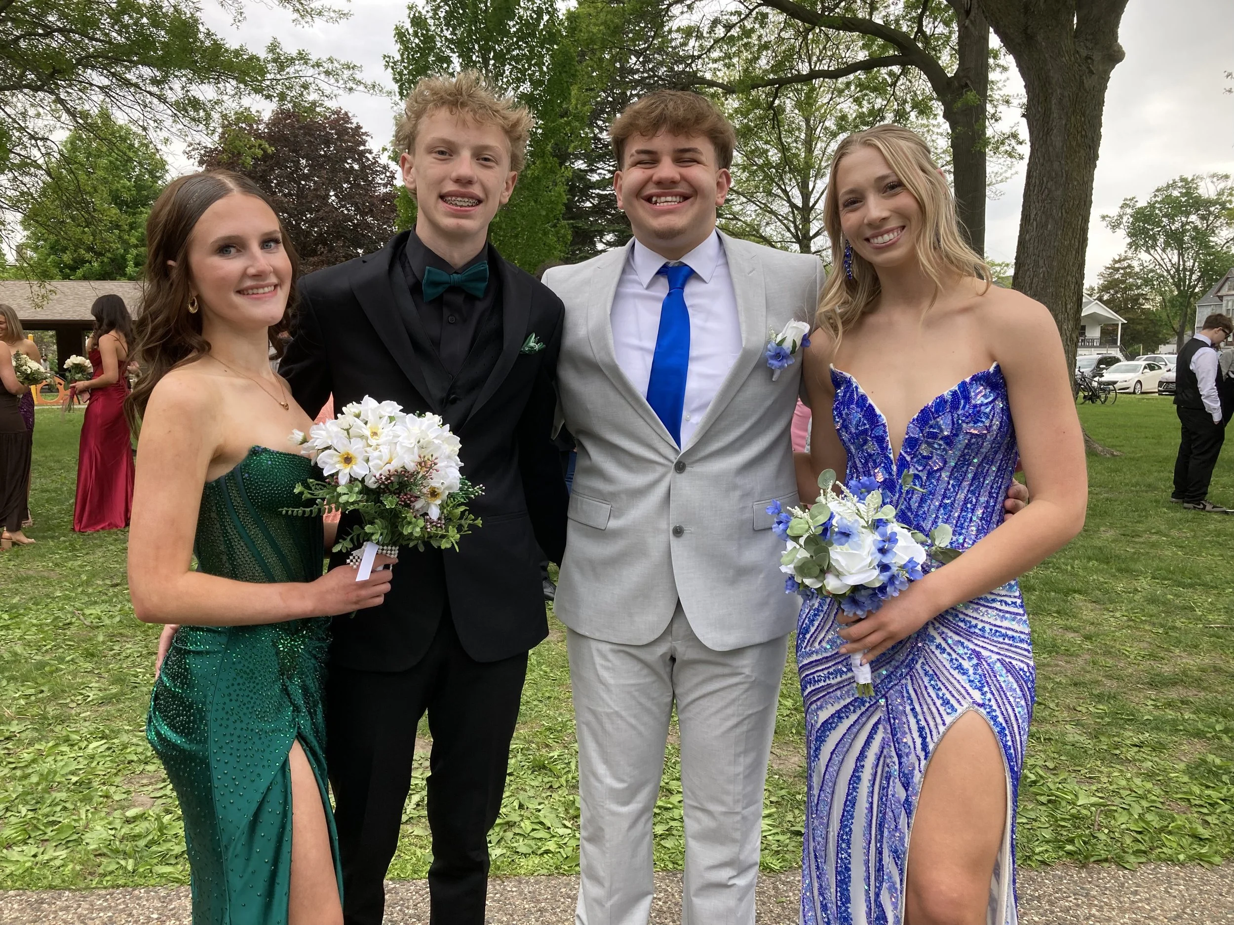 Students Gather in City Park Prior to 2026 GHS Prom