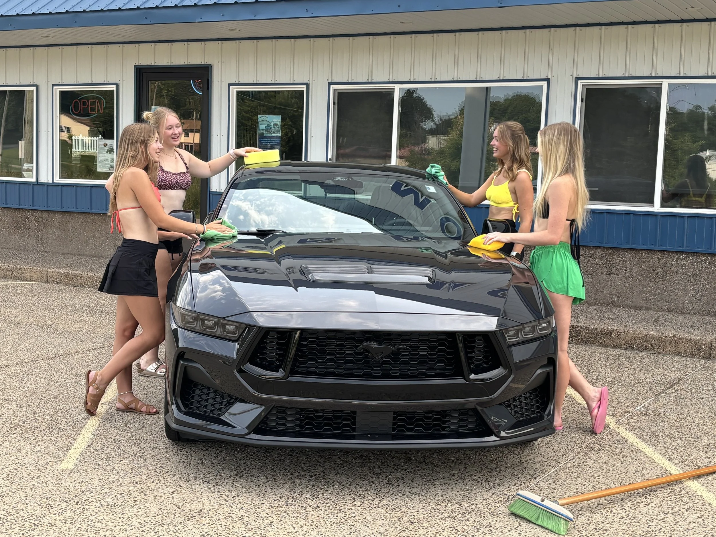 GHS Cheerleaders to Wash Cars Saturday — Geneseo Current