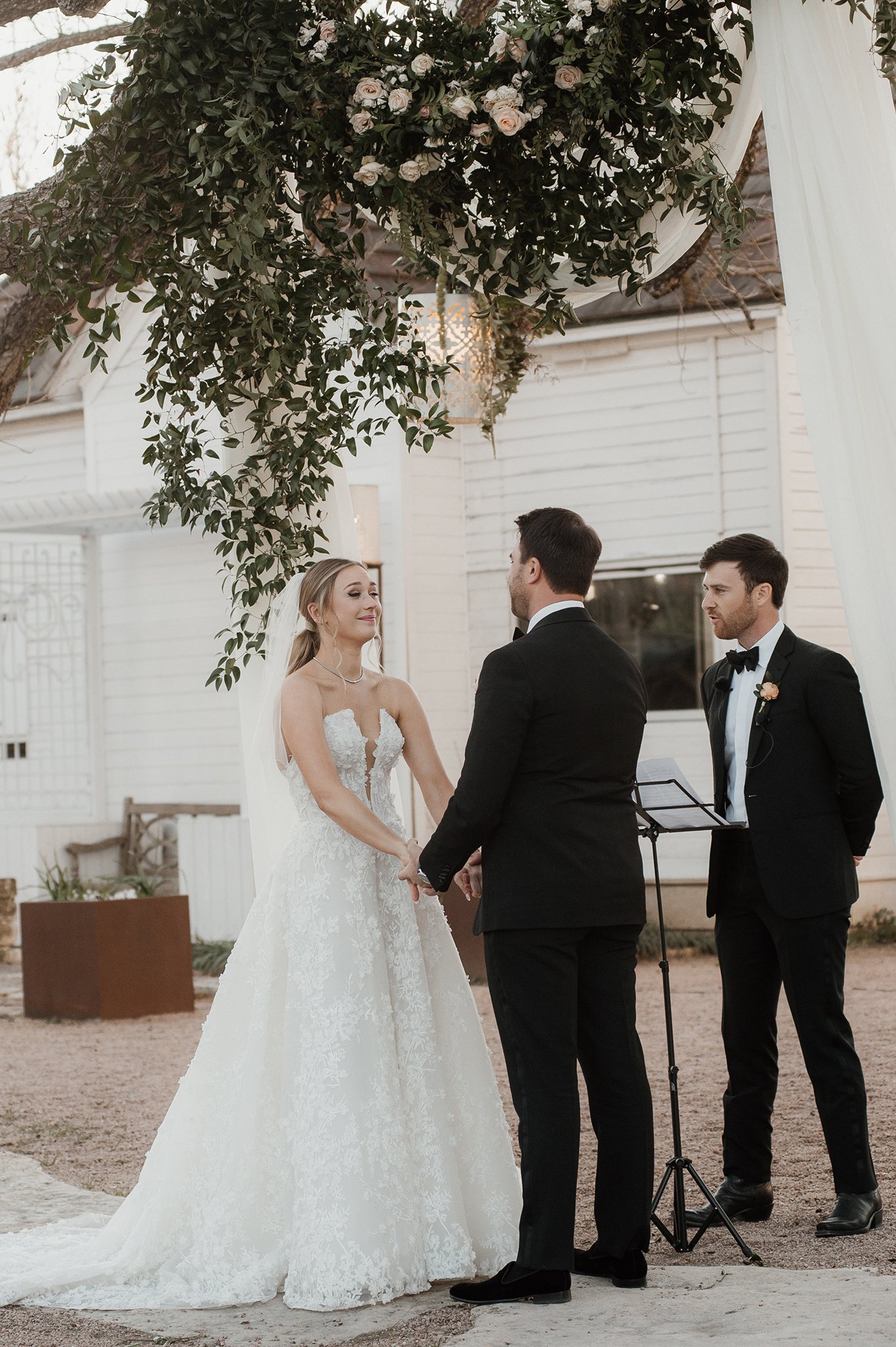 austin tx wedding photographer _ austin bride _ brides of austin _ ashley gillen photography _ the barr mansion _ houston wedding photographer _ jher162.jpg