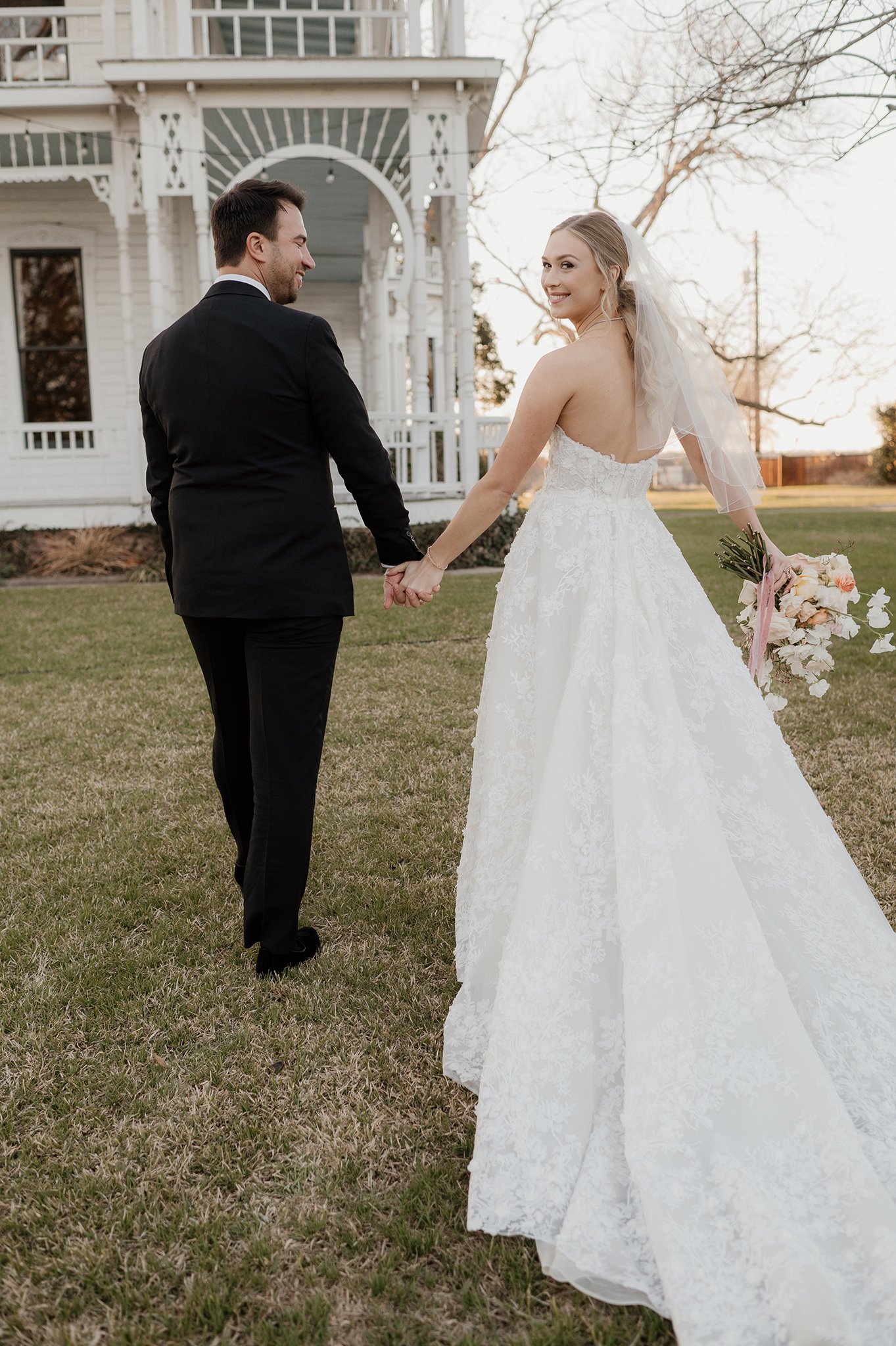 austin tx wedding photographer _ austin bride _ brides of austin _ ashley gillen photography _ the barr mansion _ houston wedding photographer _ jher206.jpg