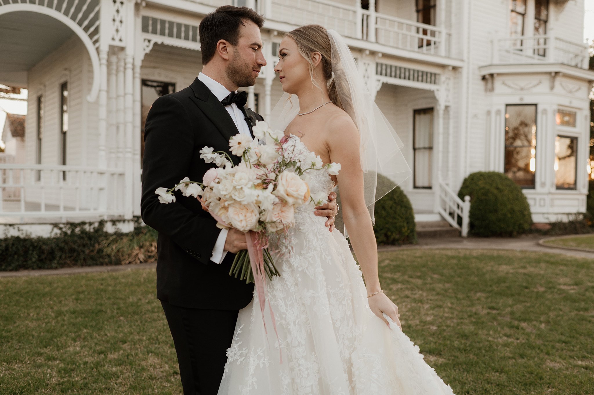 austin tx wedding photographer _ austin bride _ brides of austin _ ashley gillen photography _ the barr mansion _ houston wedding photographer _ jher242.jpg