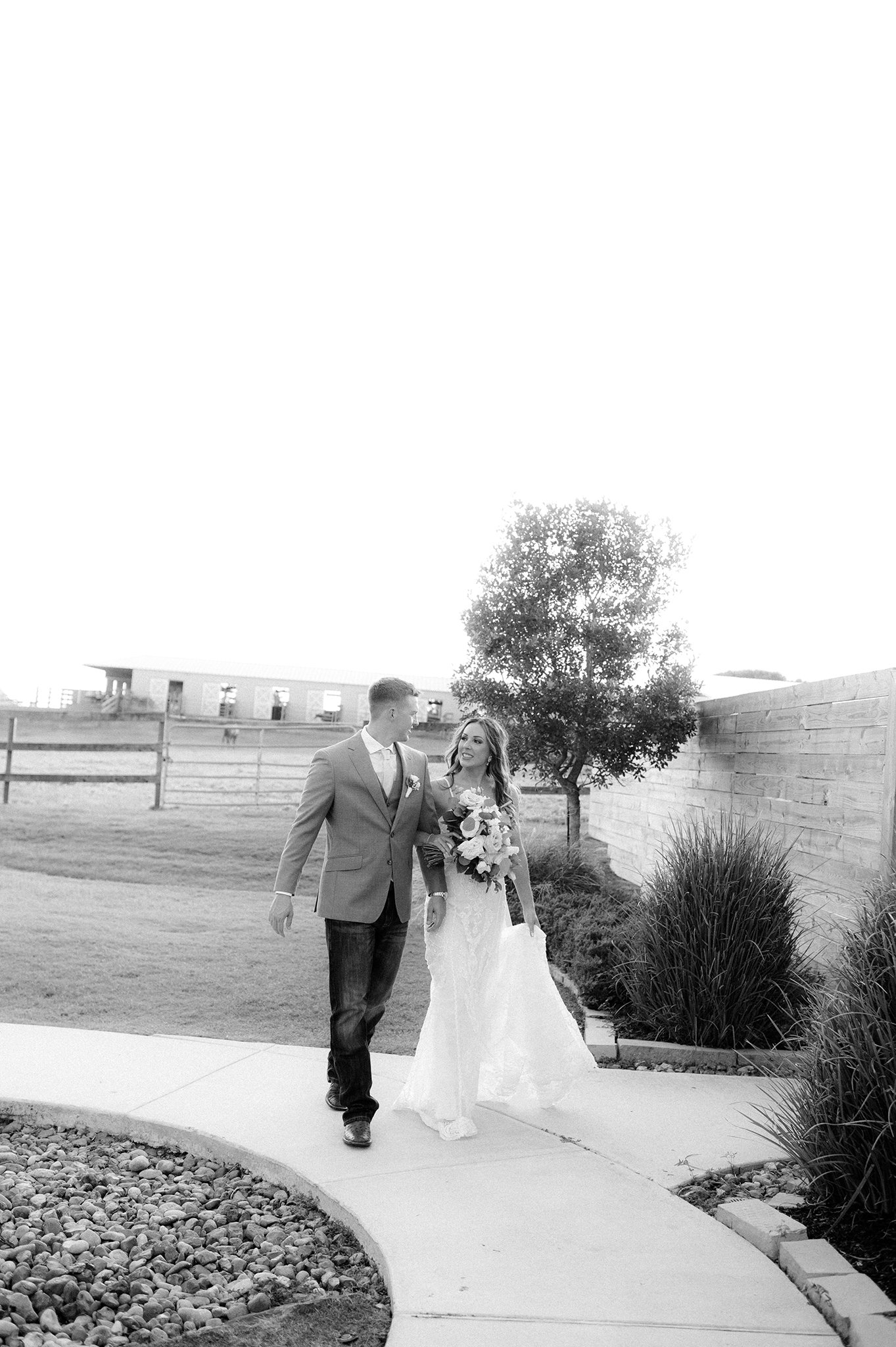 montgomery tx wedding _ the farmhouse _ houston wedding photographer _ tifc75.jpg