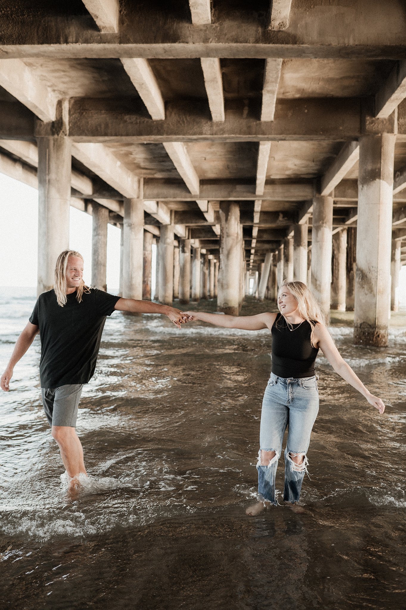 galveston tx enagement _ ashley gillen photography _ houston wedding photogapher _ galveston wedding photographer _ houston engagement _ brides of texas _ beach engagment _ gradymeg8.jpg