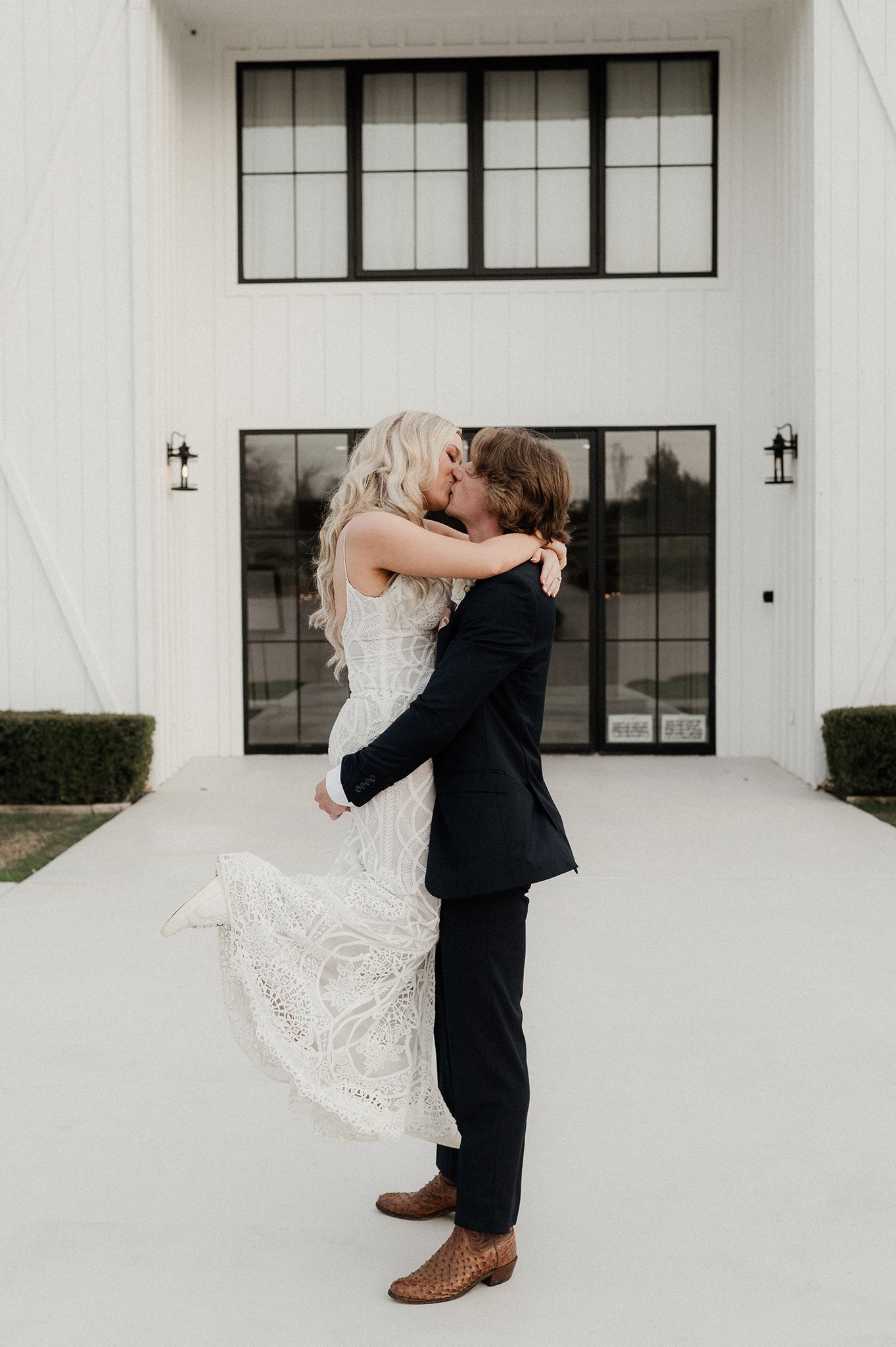 Montgomery TX Wedding _ The Farmhouse _ Ashley Parker _ Houston Wedding Photographer _ Mongtomery Wedding Photographer _ AP161.jpg