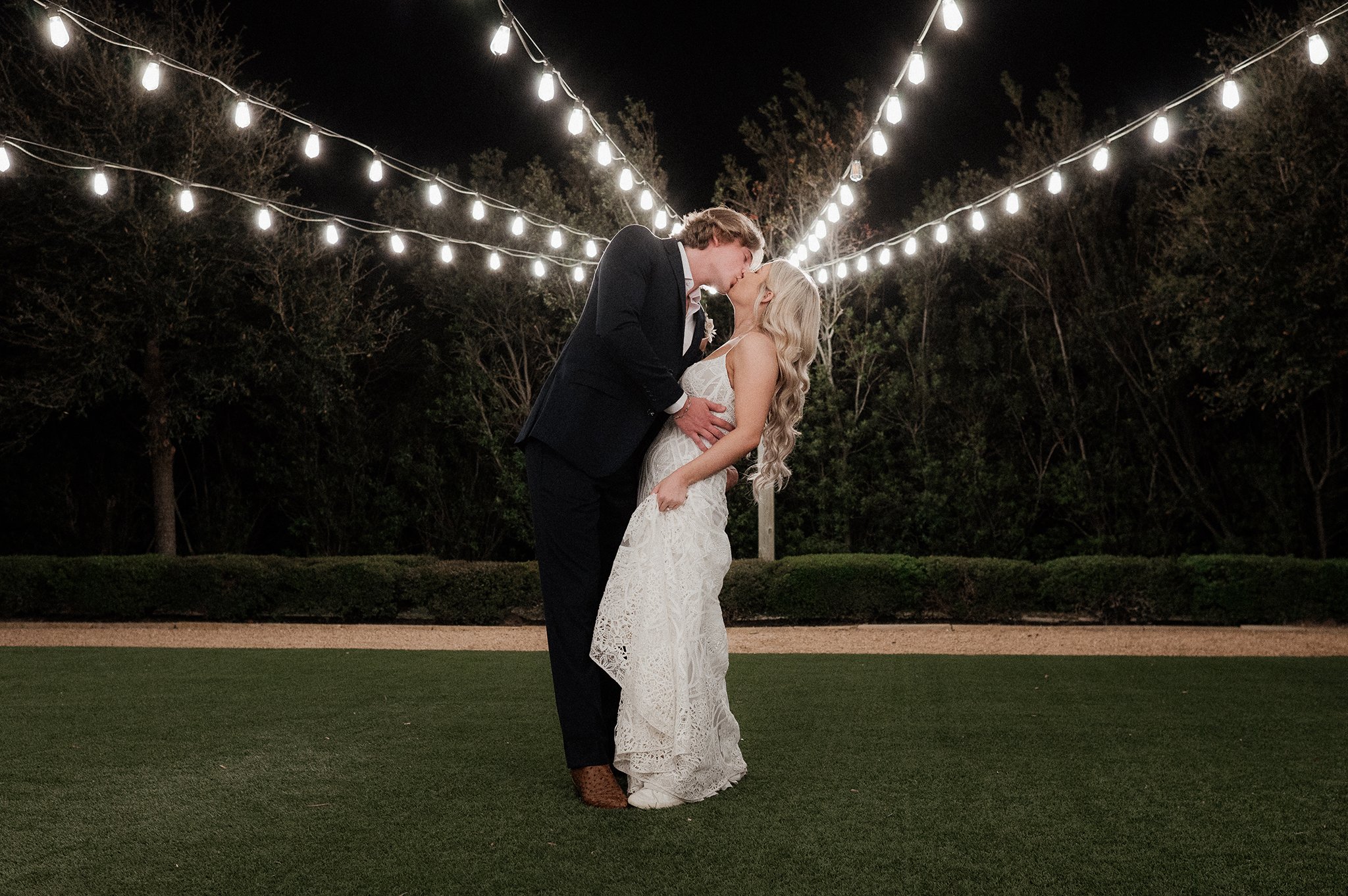 Montgomery TX Wedding _ The Farmhouse _ Ashley Parker _ Houston Wedding Photographer _ Mongtomery Wedding Photographer _ AP202.jpg