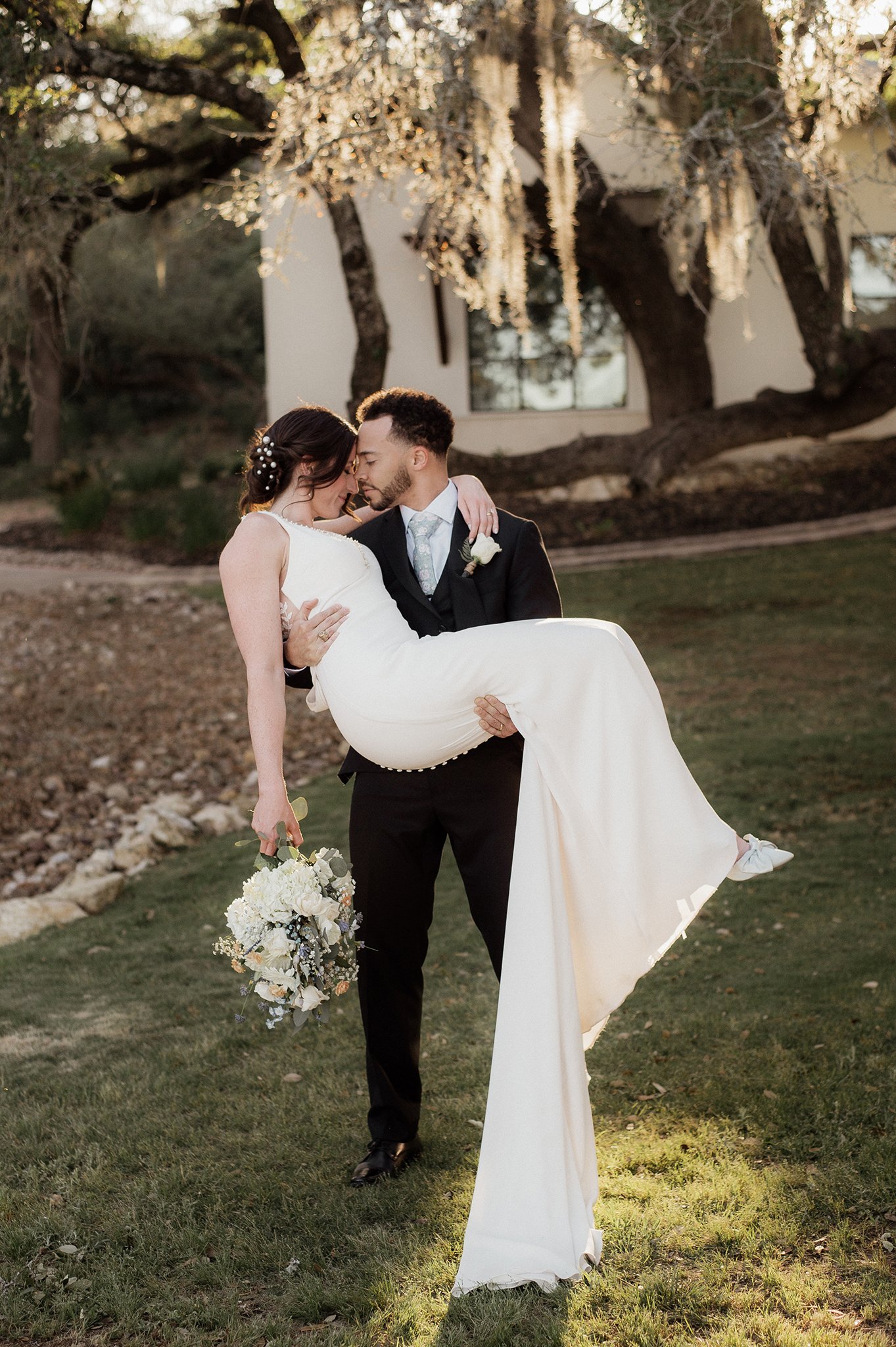 austin tx wedding photographer _  hidden falls venue _ dripping springs wedding _ austin weddings _ austin bride _ courtvic201.jpg