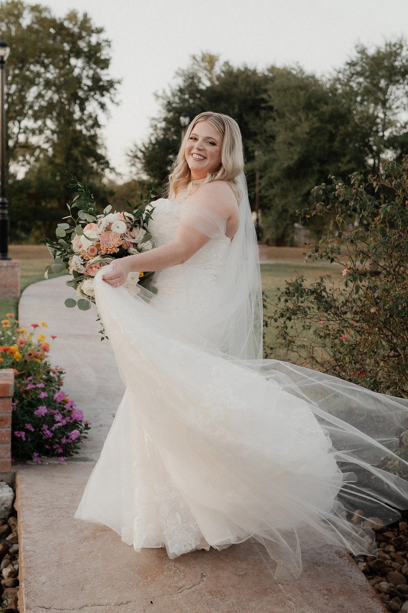 montgomery bridal protraits _ conroe wedding photographer _ brides of houston _ brides of austin _ olde dobbin station _ austin wedding photographer _ ol38.jpg