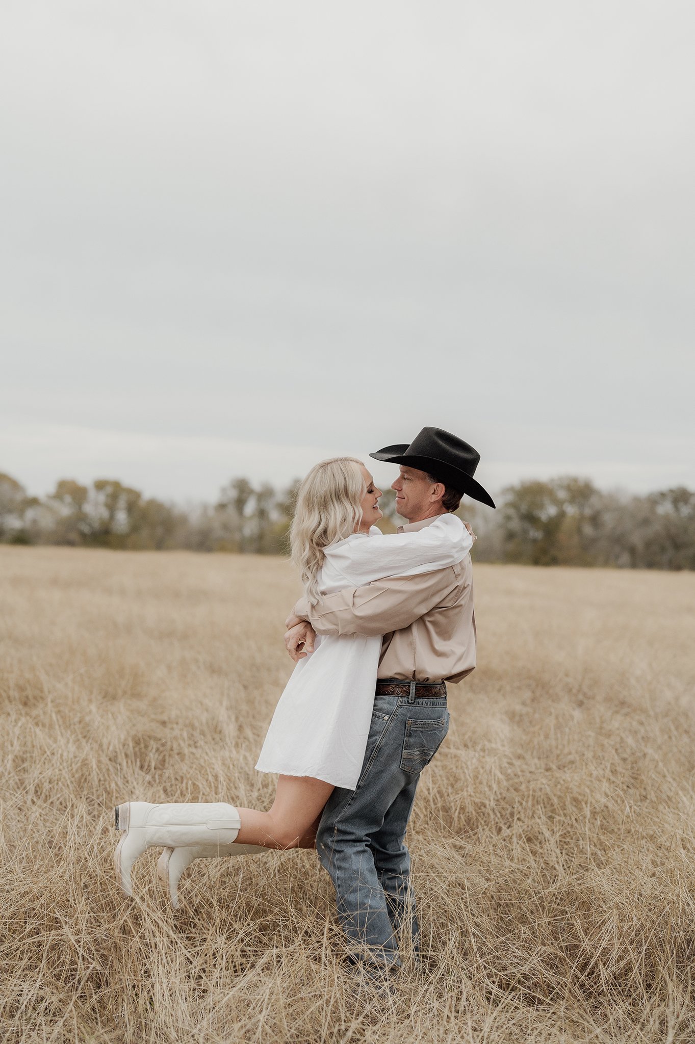 conroe tx engagement _ houston tx engagement _ austin engagement _ houston wedding photographer _ conroe photographer _ austin photographer _ montgomery wedding photographer _ deep in the heart farms _ agcale28.jpg