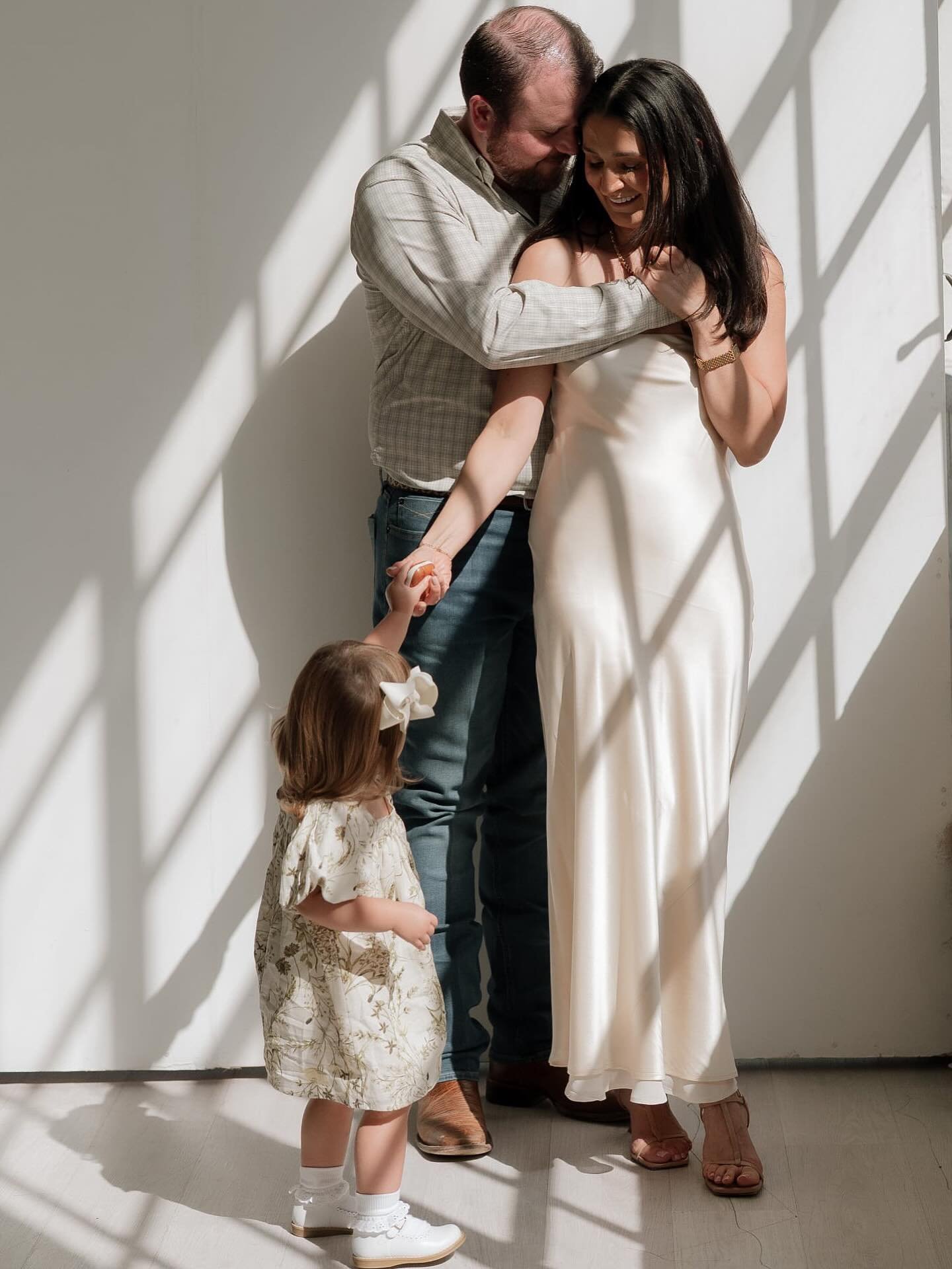 Family session and wedding season are in full force. Love you all so being so patient and awesome. It&rsquo;s so great to see all my sweet little families. 

This year went by so fast. Which is why we take all the pictures right ? Can&rsquo;t let a m