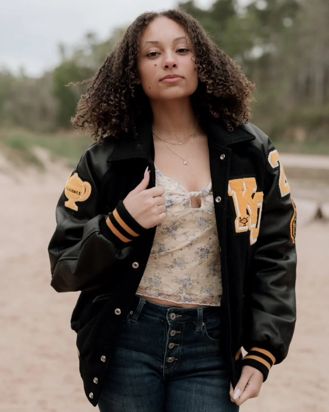 Kadimel 

You can&rsquo;t tell bc this girl is a pro, but it was freezing and windy. We just kept thinking warm thoughts. 

There&rsquo;s something truly special about photographing seniors&mdash;it&rsquo;s a season full of confidence and hope. These