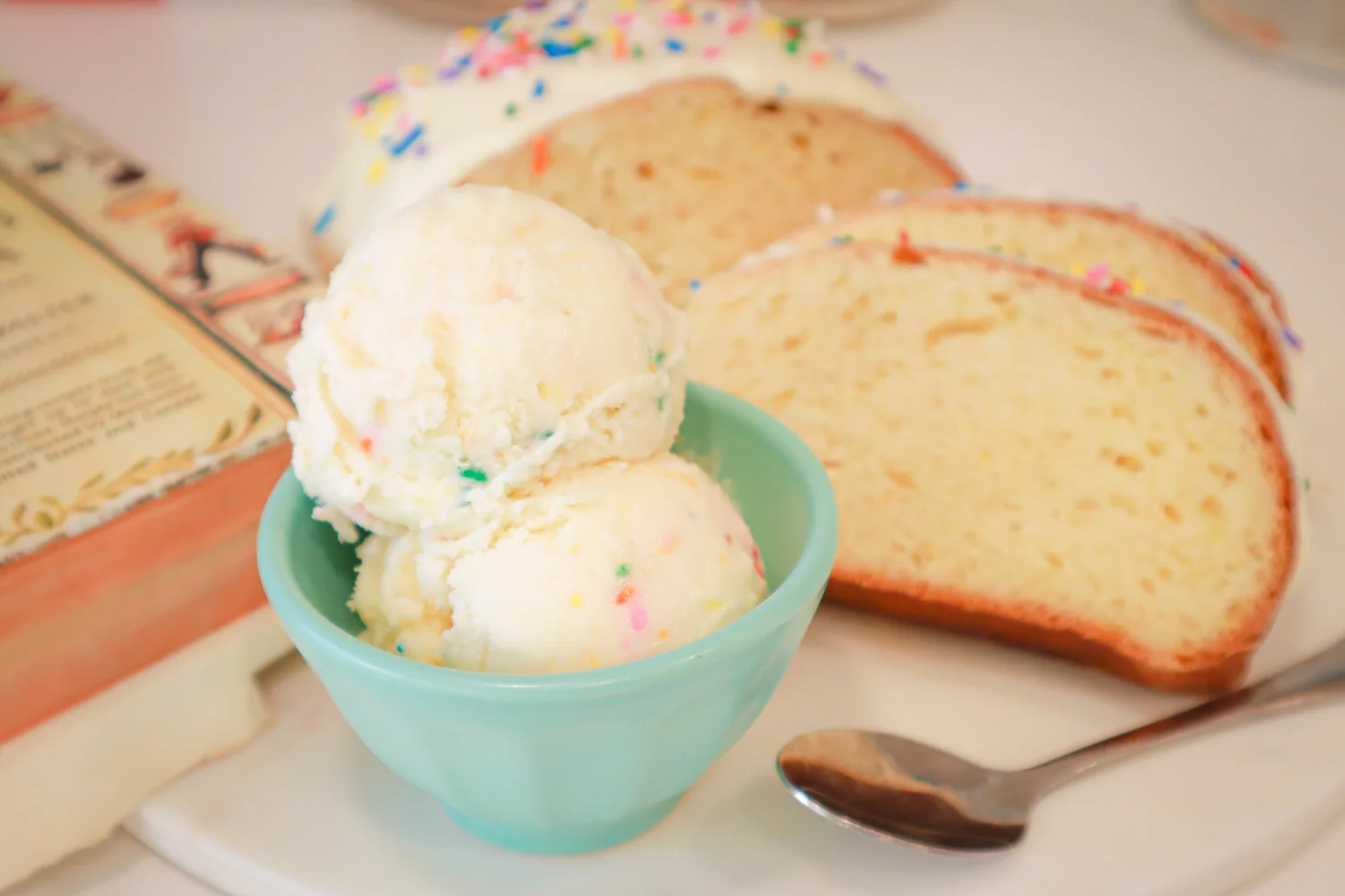 Fête Ice Cream & Coffee Winnipeg