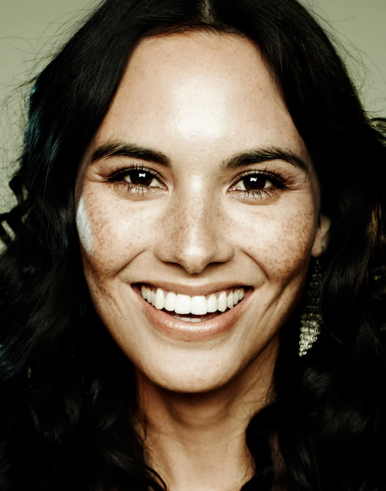 smiling-freckles-beauty-portrait-nashville-commercial-photographer-jeremy-cowart.jpg