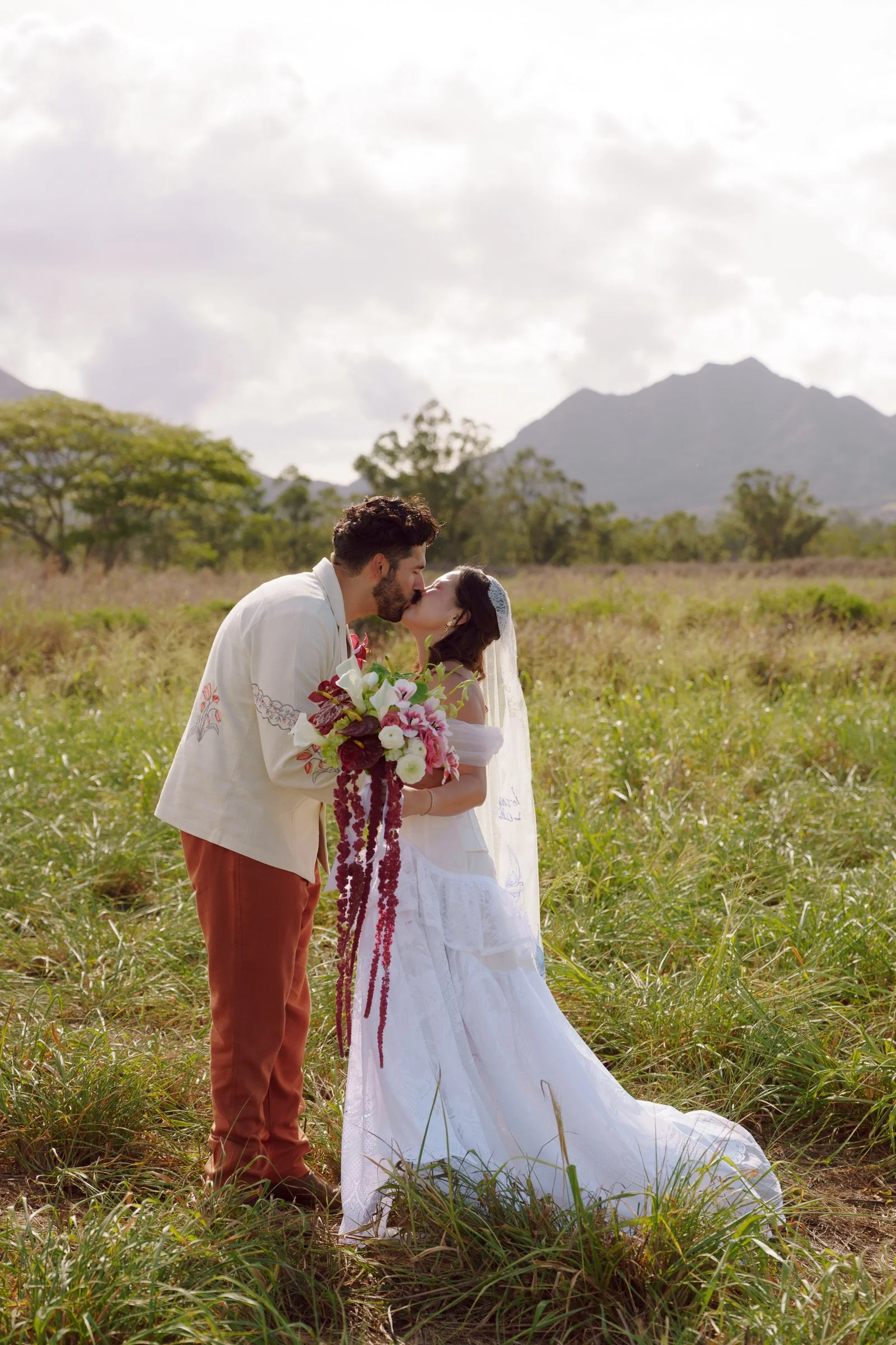 hawaii-film-wedding-photographer-oahu-50.jpg