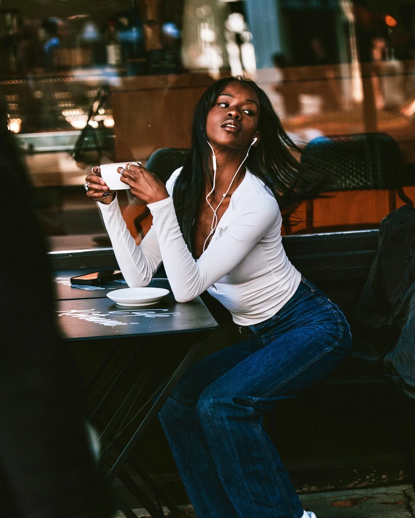 Quick coffee break with the stunning @amadiahyehudah @apmmodels