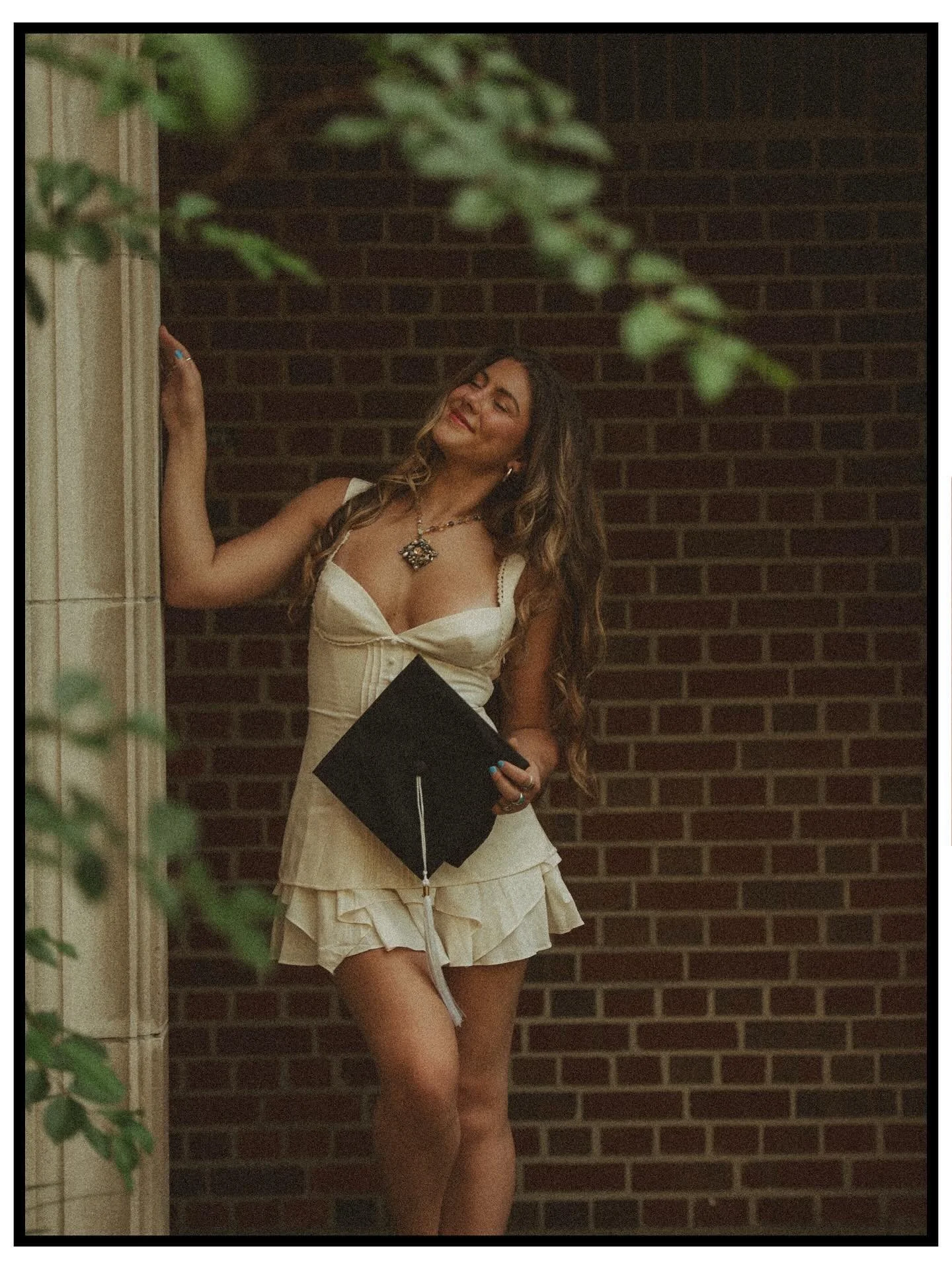 So excited to be in Gville next week for 2 weeks of grad sessions🐊 I&rsquo;m now booking UM + FAU grad sessions, i&rsquo;ll be available starting March 17. stay tuned for NY grad dates as well!!!💌

#ufgrad #ufgradphotographer #ufgrads #floridagradp