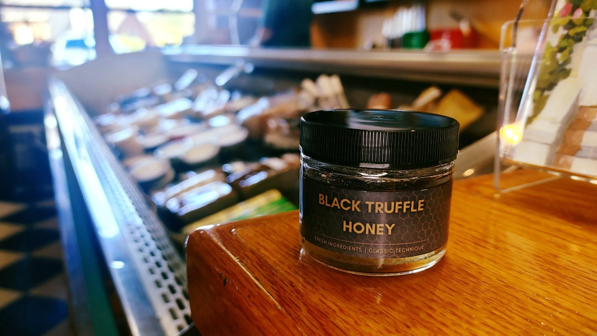 π’ New Product Drop! π¨ @parisian_pantry_co’s Black Truffle Honey has arrived, and we are obsessed! π―π This decadent honey is pure magic on a cheeseboard. Try it drizzled over brie, goat, or blue cheese for instant gourmet vibes. Feeling crea