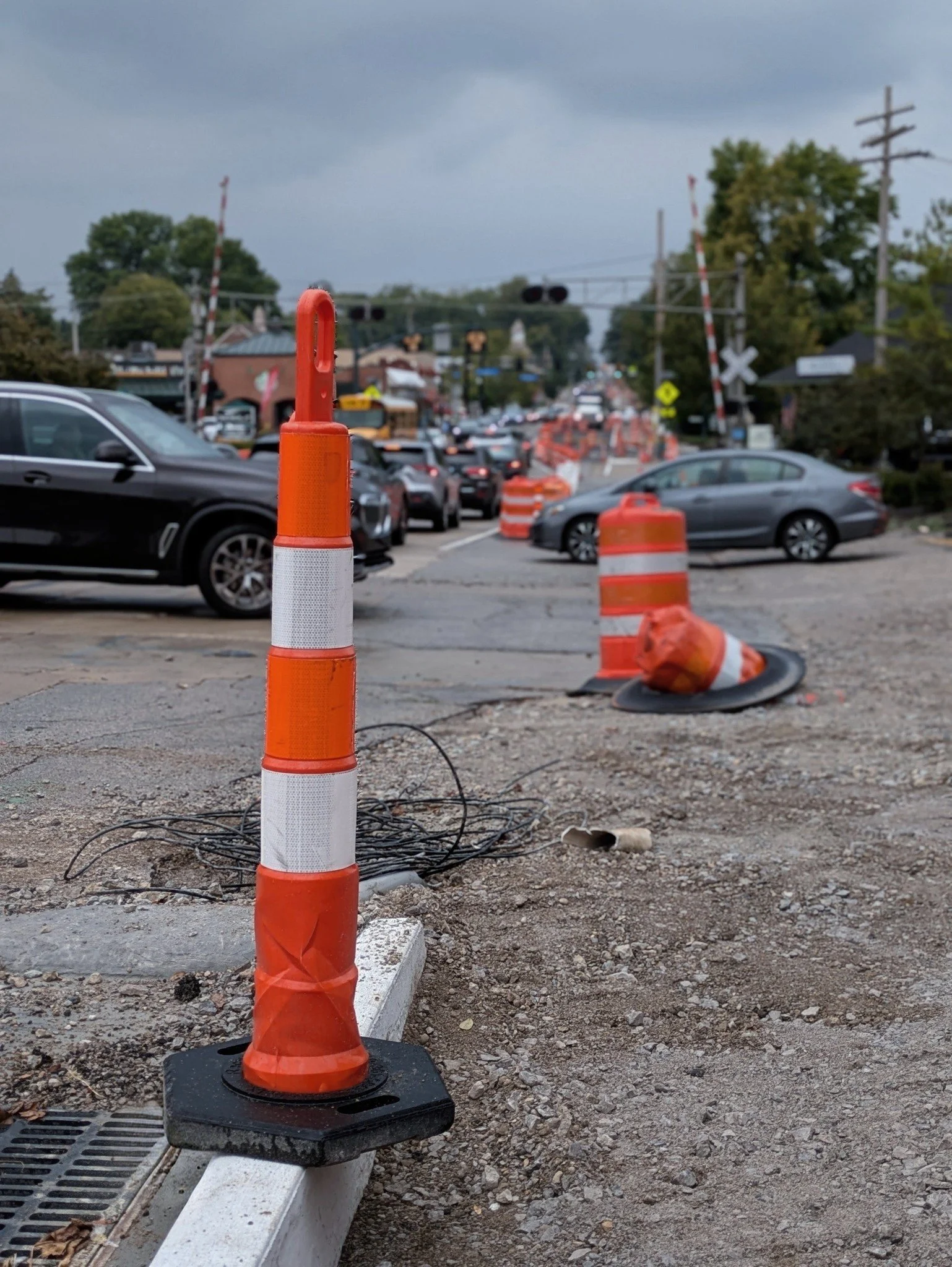 Construction and rain keeping you from visiting? Give us a call, and we'll be happy to schedule an easy delivery. Don't let construction, traffic, or weather keep you from good wine and gourmet food. 🚧🚗