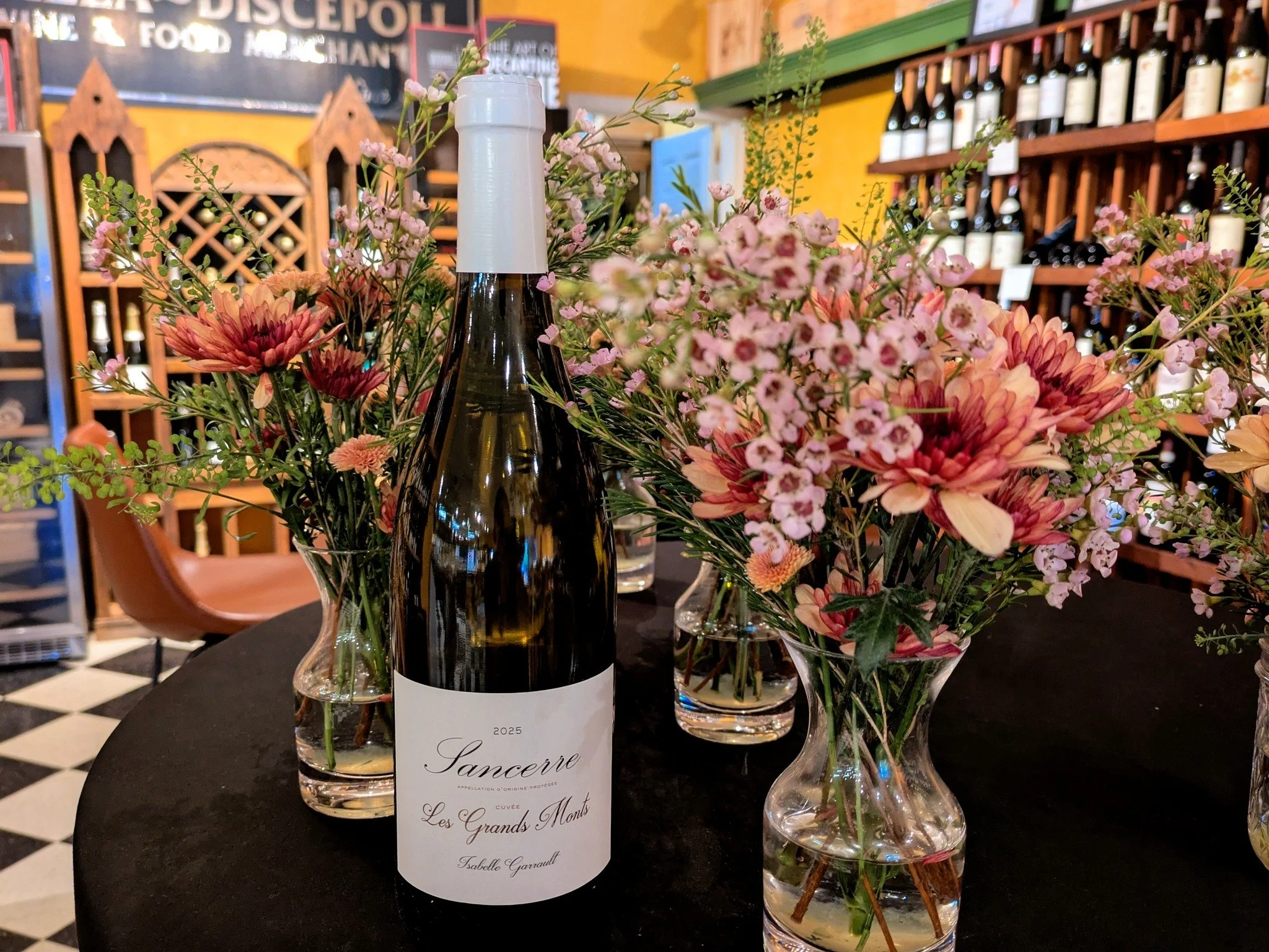 The Garrault family has been growing grapes in Sancerre for more than 10 generations, with winemaker Isabelle Garrault carrying on this rich lineage from the village of Verdigny in France's Loire Valley, where she crafts her flagship Sauvignon Blanc 