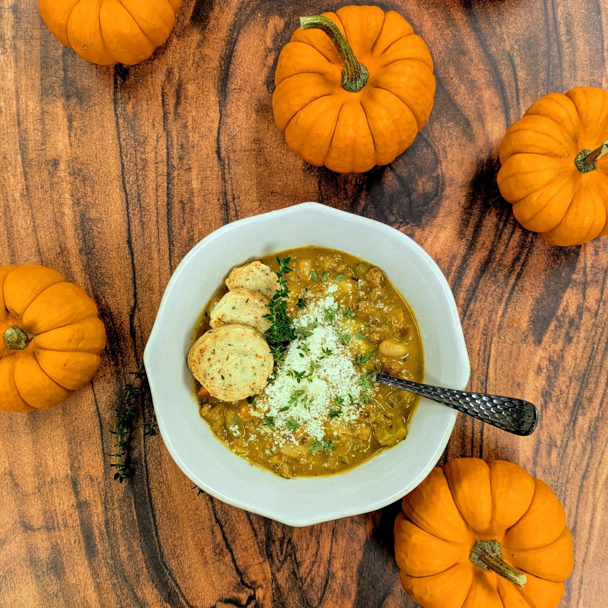 🍂 The @madeirachamber Fall Taste of Madeira is here! 

Make Piazza Discepoli one of your stops today for a little taste of fall! We're serving samples of Chef Serenity's popular Pumpkin Turkey Chili, a cozy, comforting favorite packed with pumpkin, 