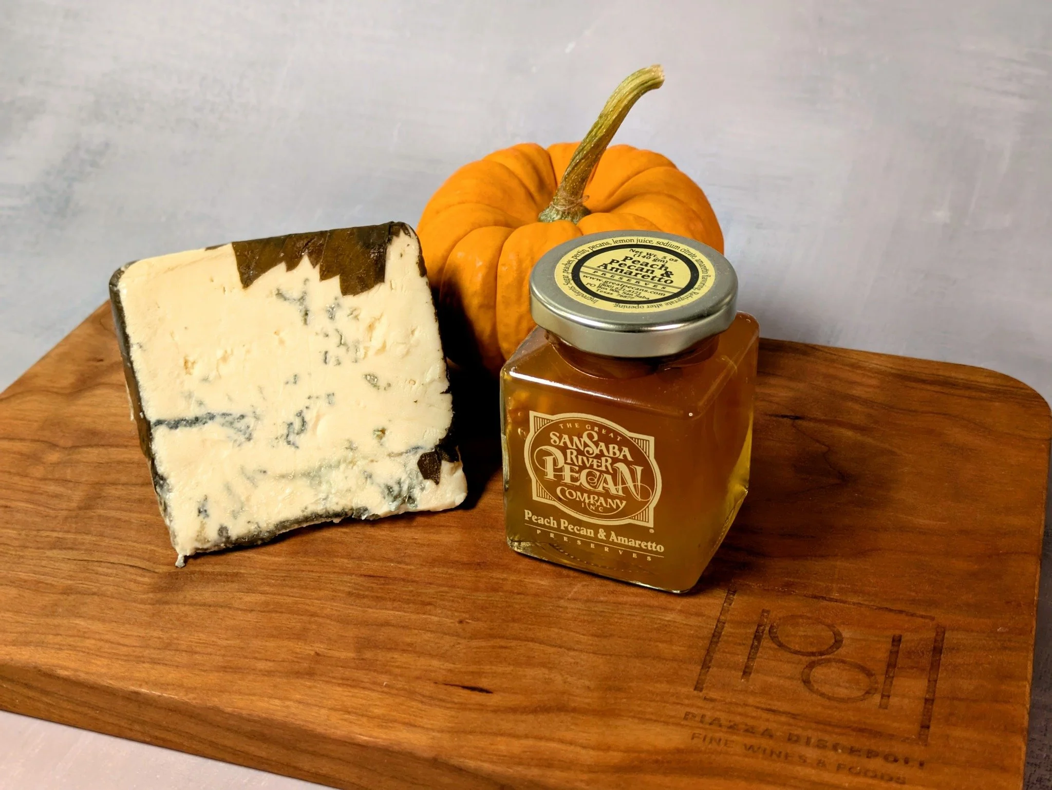 Released every year on the Autumnal Equinox,  @roguecreamery's Rogue River Blue is a true taste of the season. It's a highly anticipated annual release, and for good reason: this is a cheese worth waiting for. Crafted in Oregon&rsquo;s Rogue Valley, 