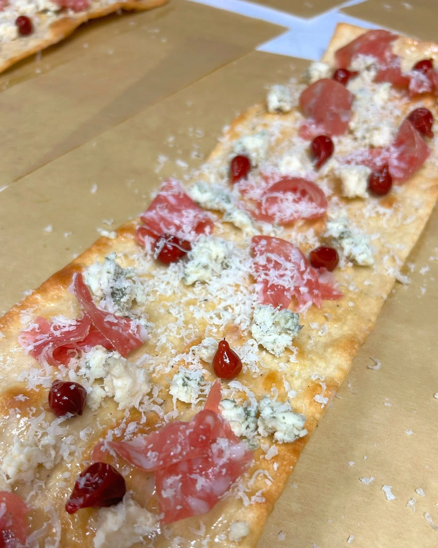 🚨 A hot new flatbread has entered the villa.

Meet our Fall Charcuterie Classic Flatbread, featuring rich roasted garlic butter, savory Genoa salami, sweet-tart Sweety Drop peppers, grated Parmesan, and creamy, tangy Rogue River Blue cheese. It's a 