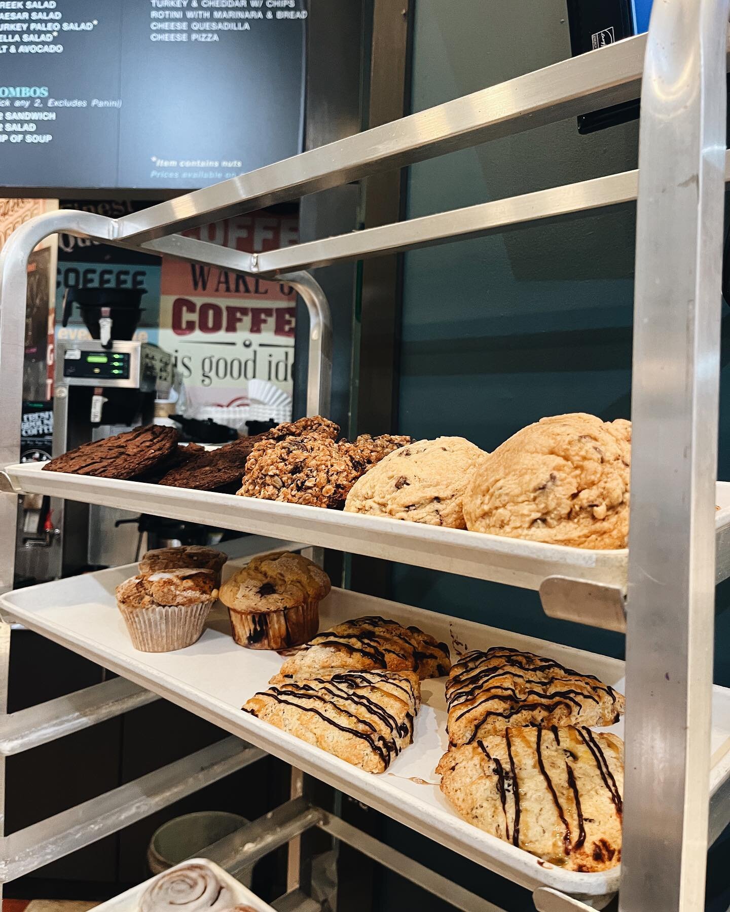 To anyone with a sweet tooth&hellip;we are the place for you😍🍪. We have delicious cookies and other sweet pastries in our bakery every day!