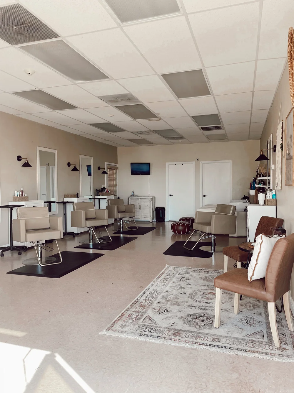 MANE HAVEN HAIR LOUNGE