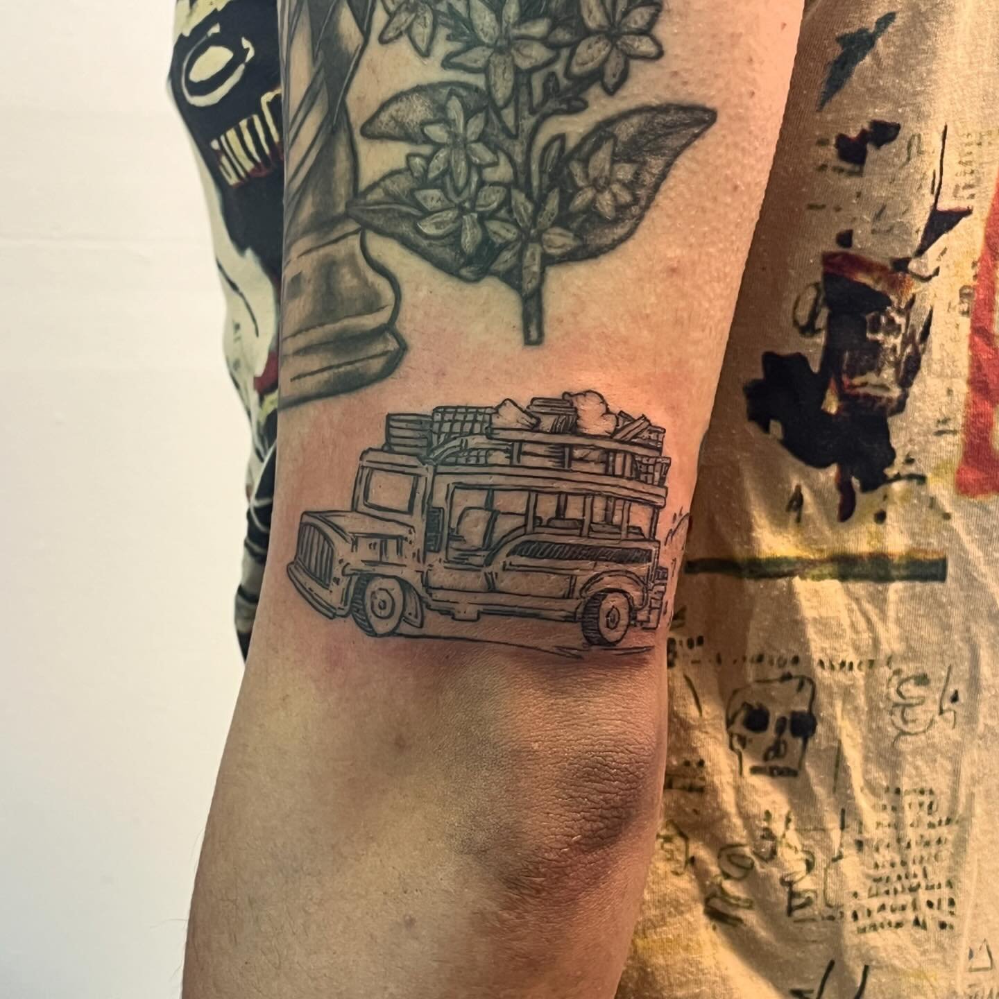 jeepney for josh ✨ can&rsquo;t wait to ride one of these again in june :)) it was great having you back in dude thanks again for getting this flash &amp; safe travels this summer as well! #pdxtattoo #aapi #kultura