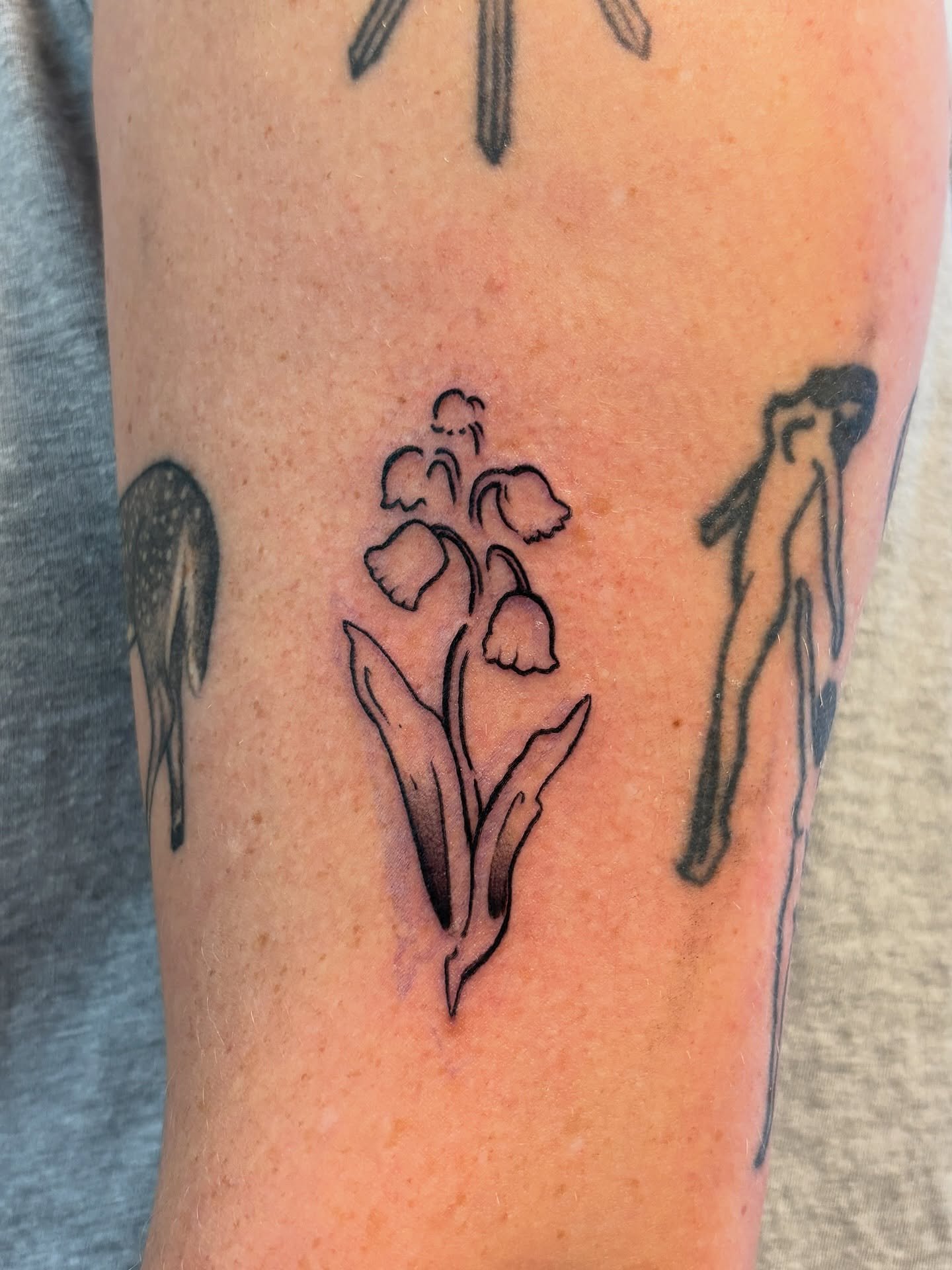 lily of the valley for julia 💐 I&rsquo;m so grateful you saw one of my flyers &amp; picked this piece up :) it was really great meeting and having you in, hope you have a wonderful rest of your visit!