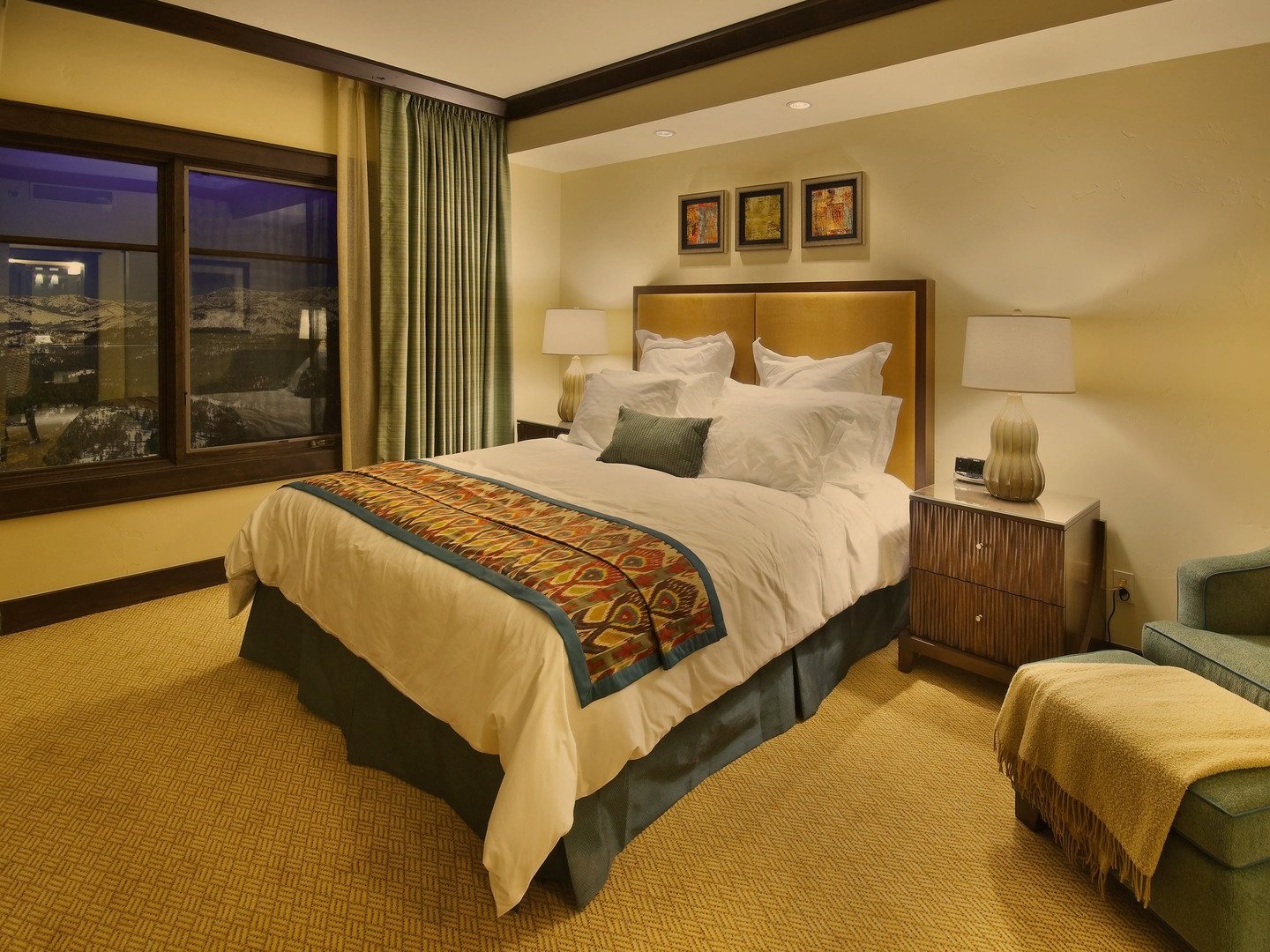 3 Bedroom Ritz Carlton Condo Rentals