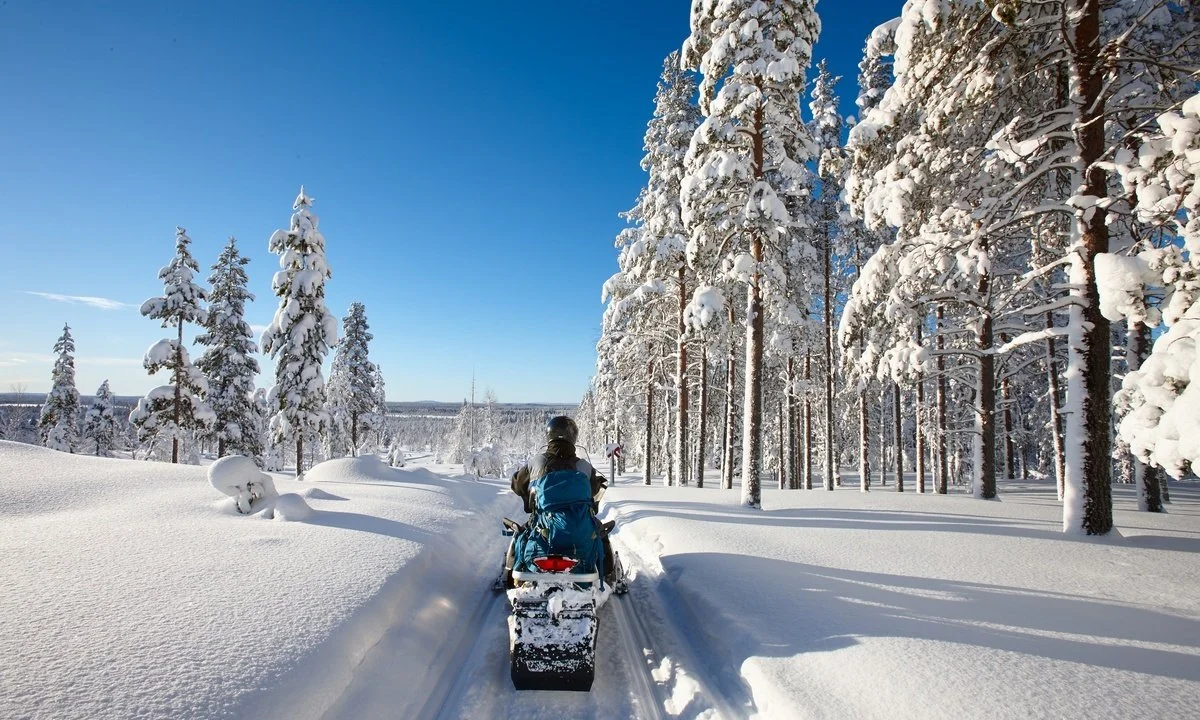 4 Destinations That Offer Resort Luxury and Snowmobiling Fun