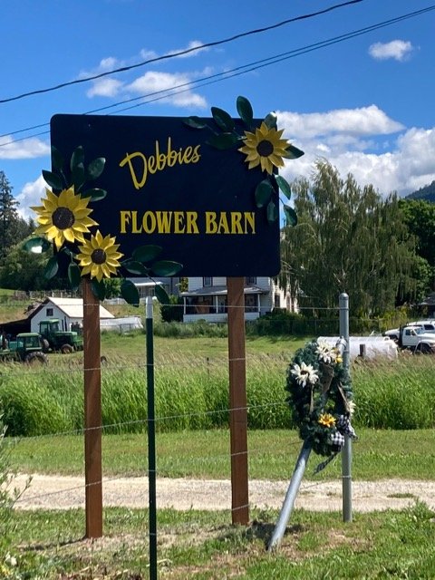 Debbie&#39;s Flower Barn